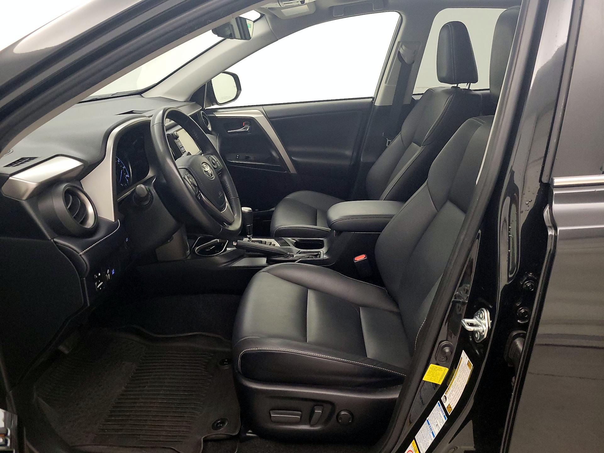 Thumbnail: 2018 Toyota RAV4 - 11