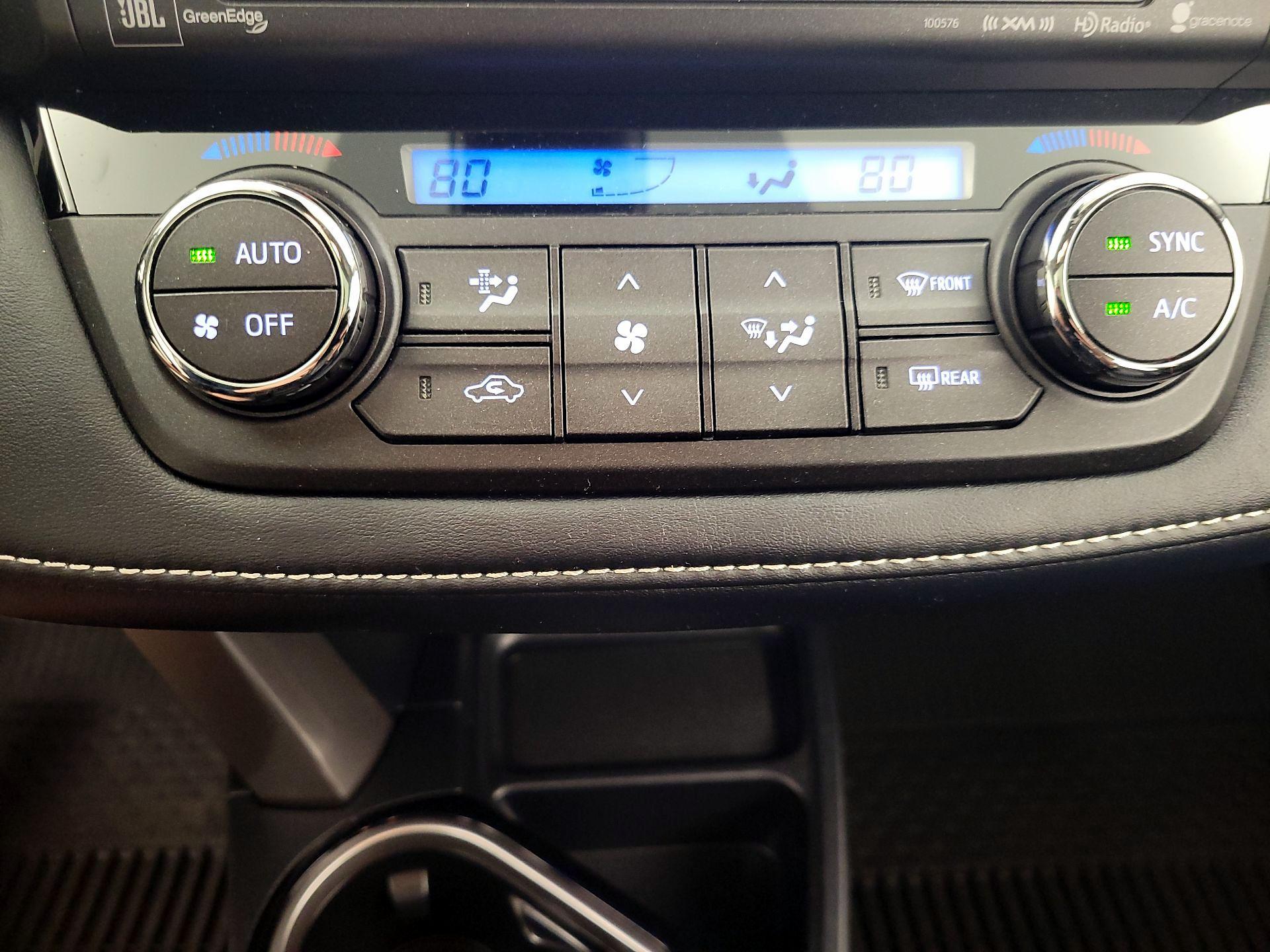 Thumbnail: 2018 Toyota RAV4 - 17