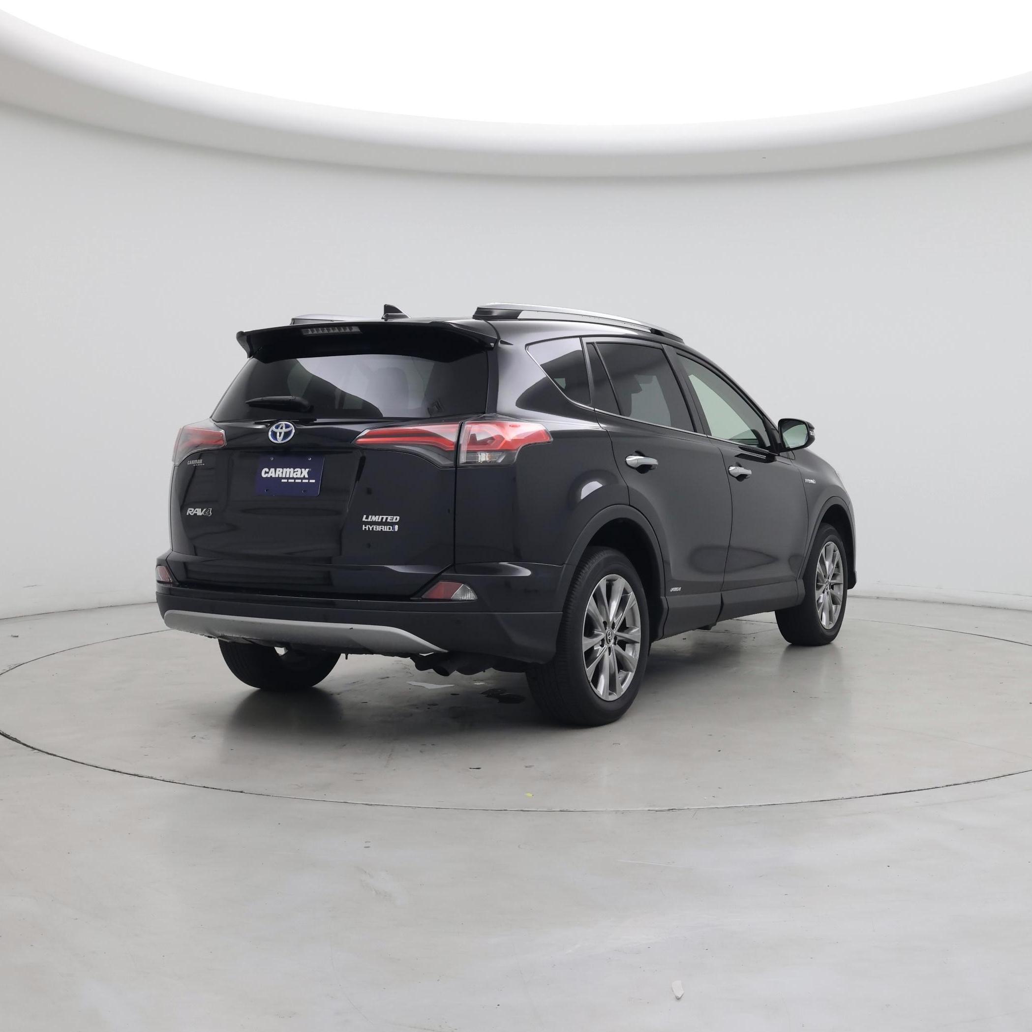 Thumbnail: 2018 Toyota RAV4 - 8