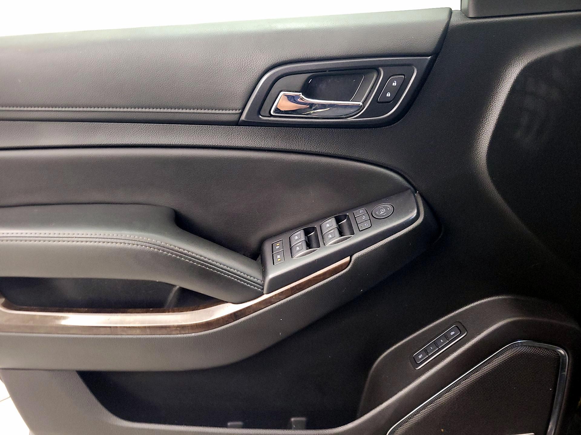 Thumbnail: 2019 Chevrolet Suburban - 12