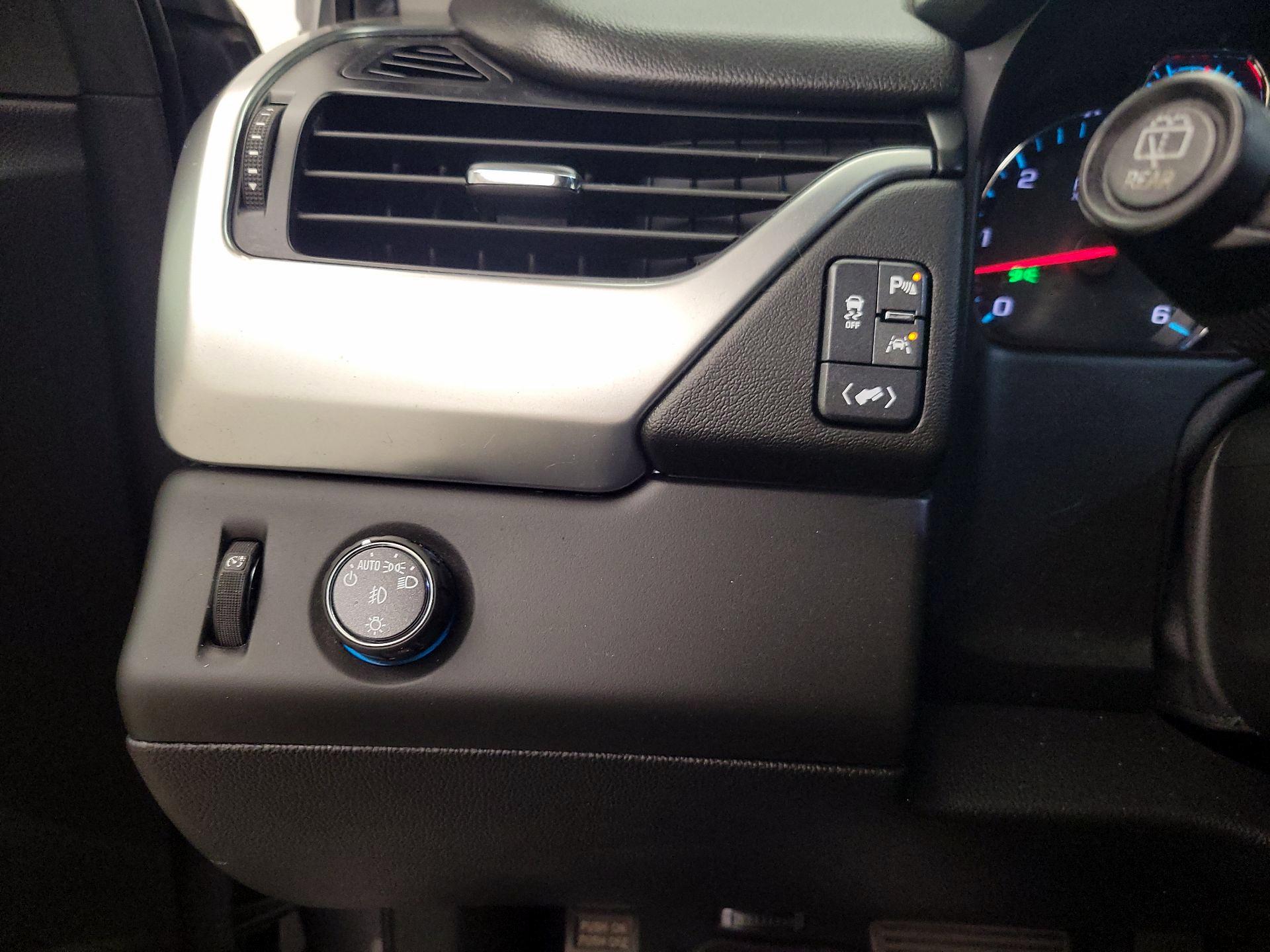 Thumbnail: 2019 Chevrolet Suburban - 13