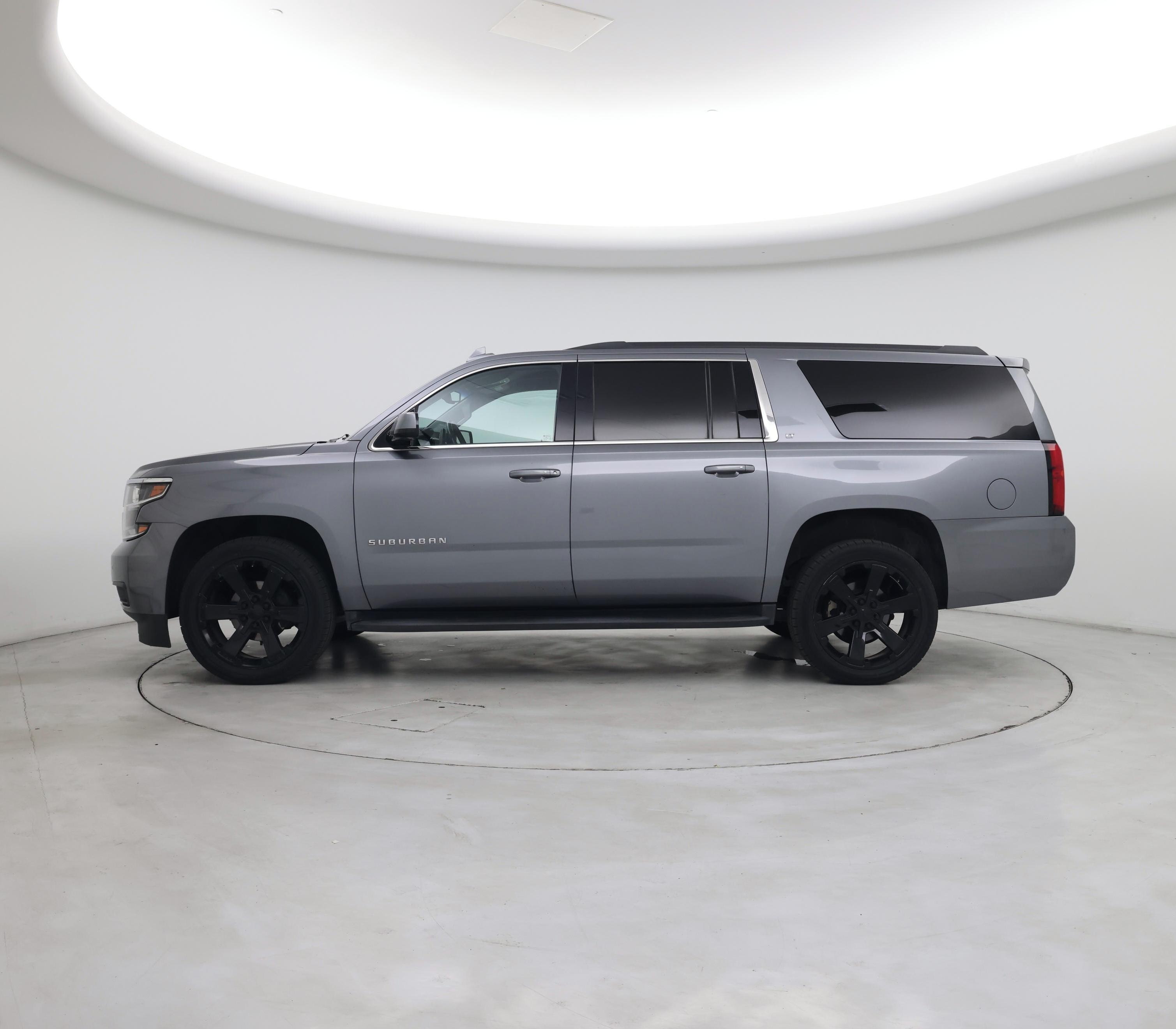 Thumbnail: 2019 Chevrolet Suburban - 3
