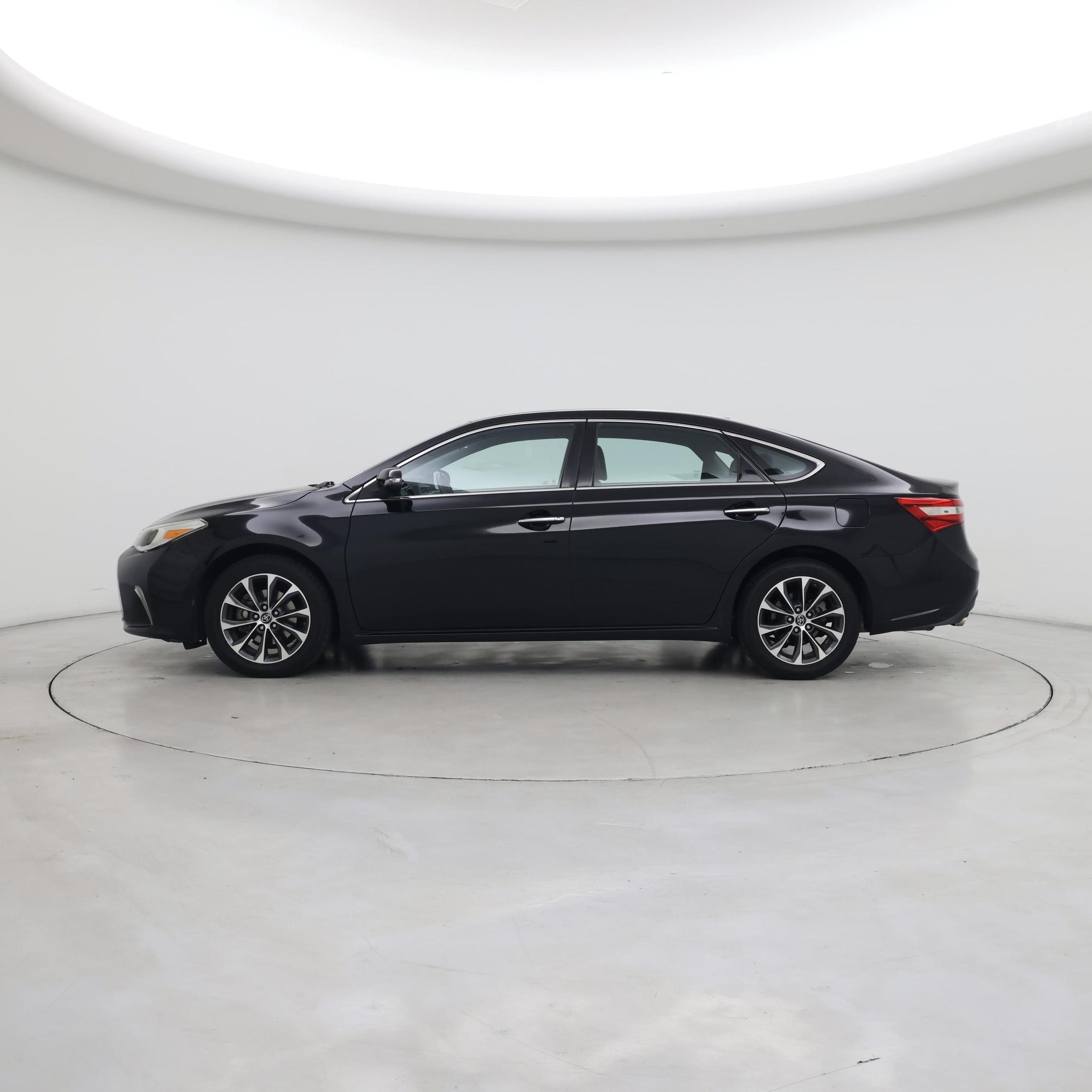 Thumbnail: 2016 Toyota Avalon - 3