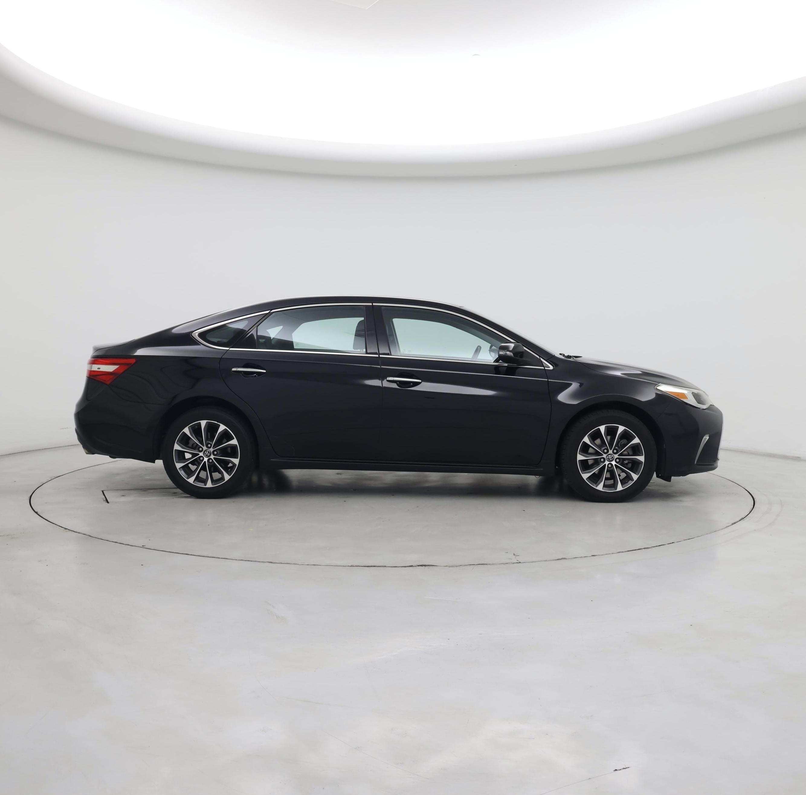 Thumbnail: 2016 Toyota Avalon - 7