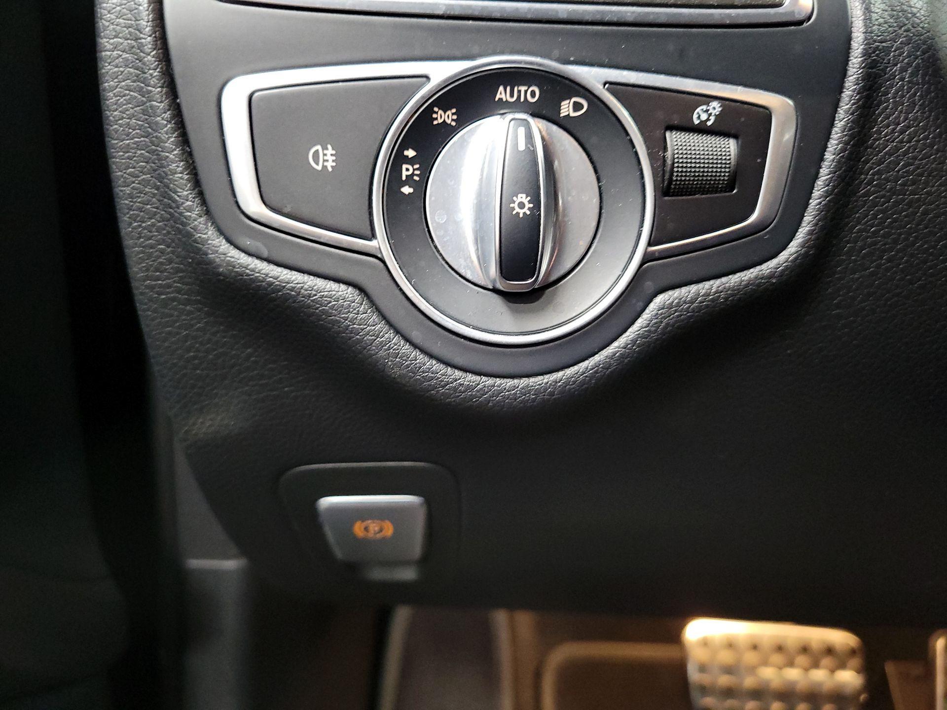 Thumbnail: 2020 Mercedes-Benz C-Class - 13