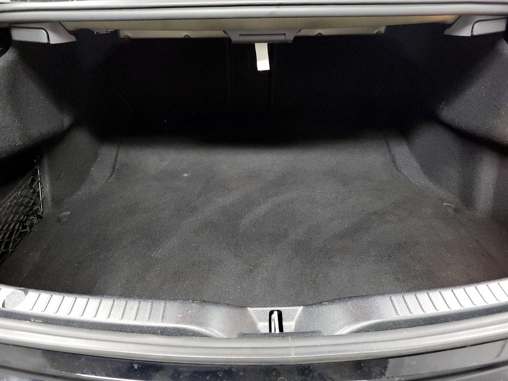 Thumbnail: 2020 Mercedes-Benz C-Class - 18