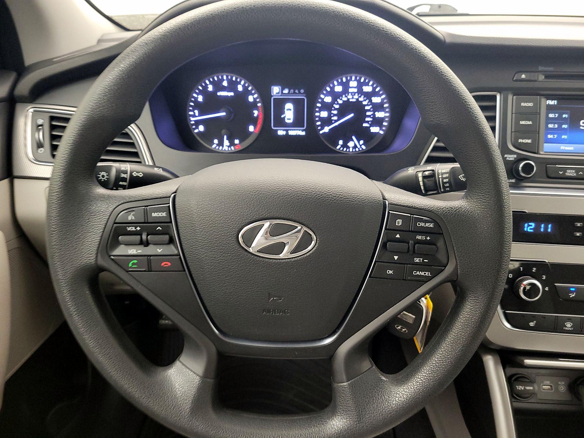 Thumbnail: 2015 Hyundai Sonata - 10