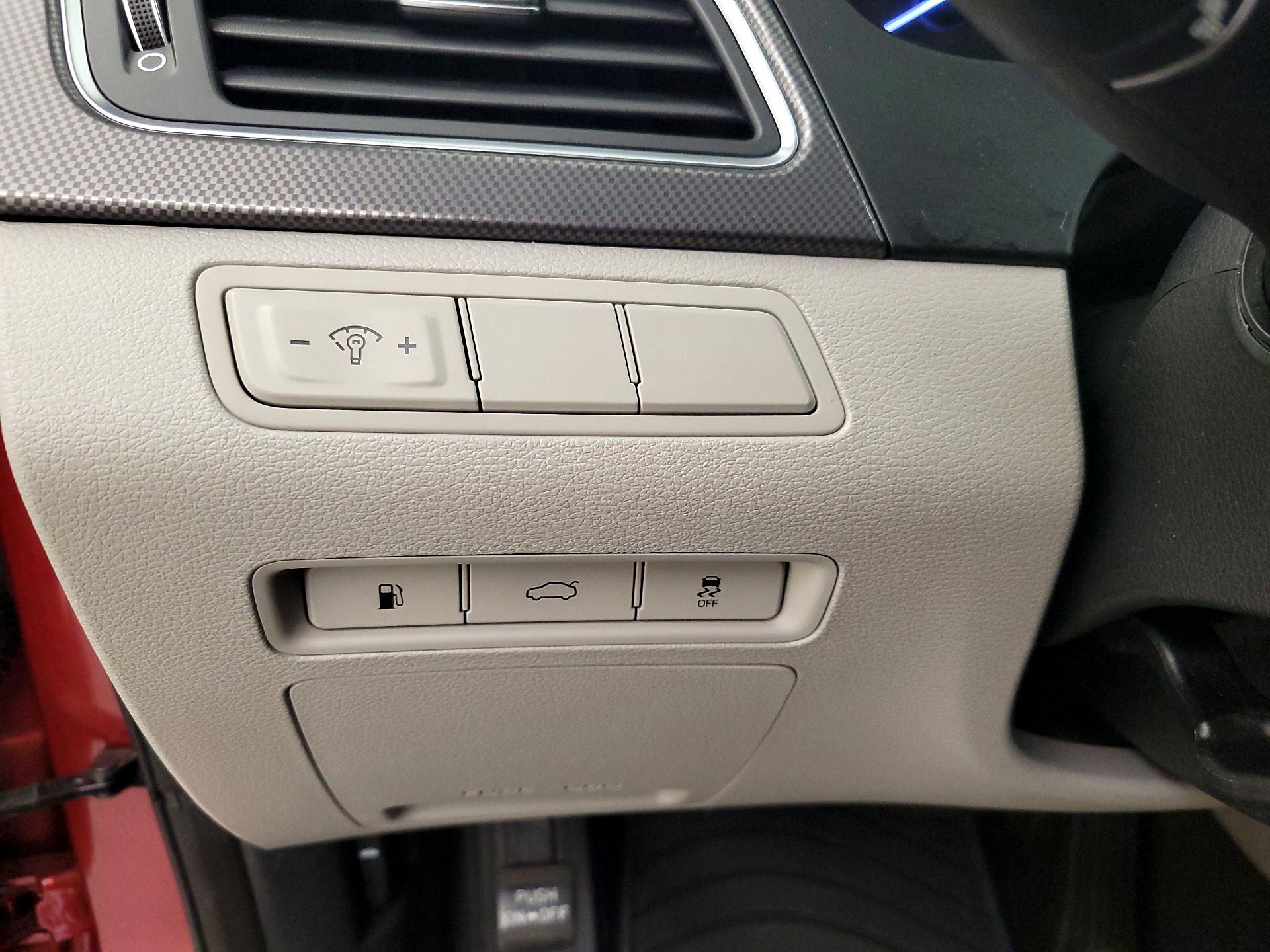 Thumbnail: 2015 Hyundai Sonata - 13