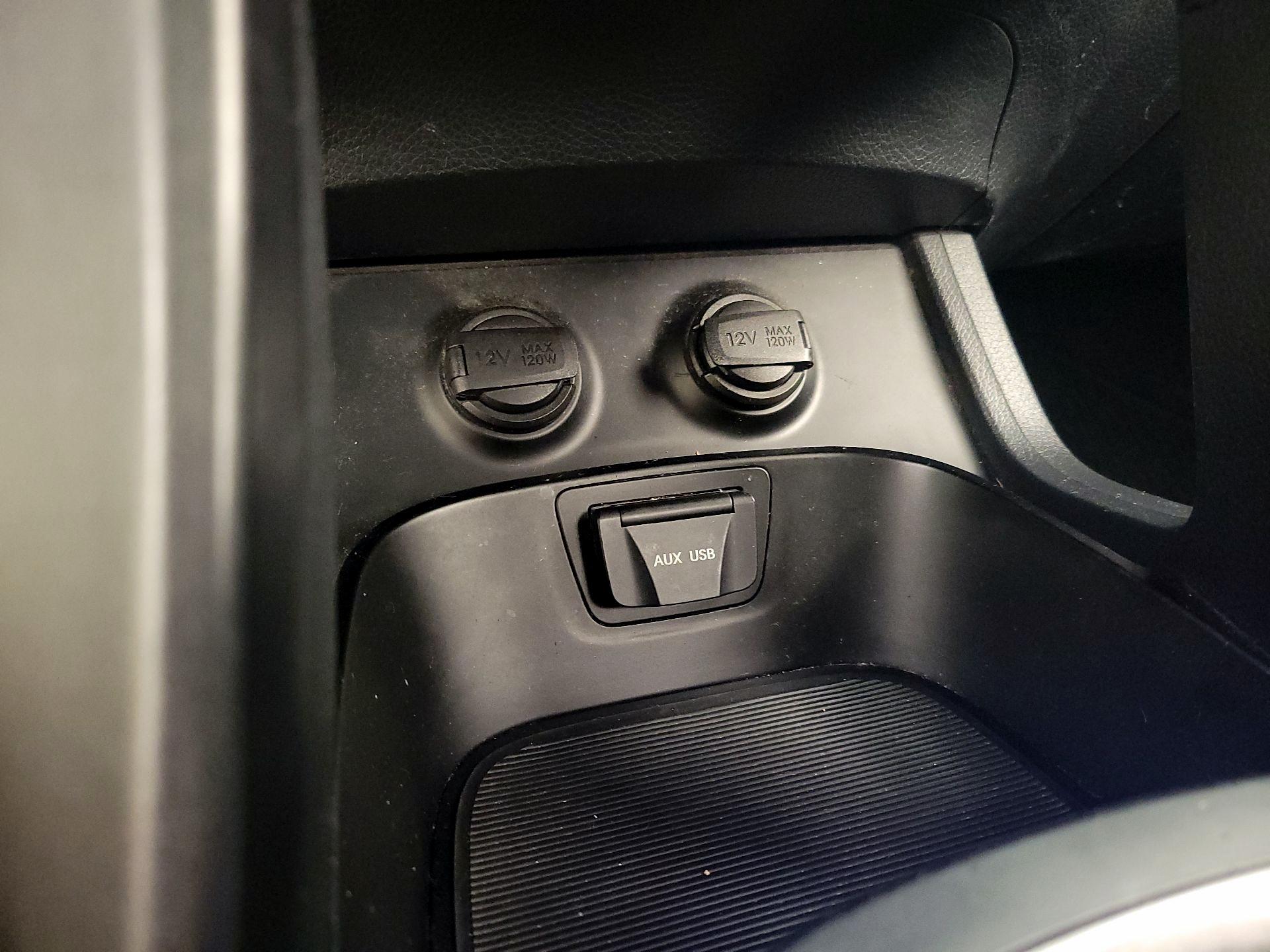 Thumbnail: 2016 Hyundai Santa Fe - 19