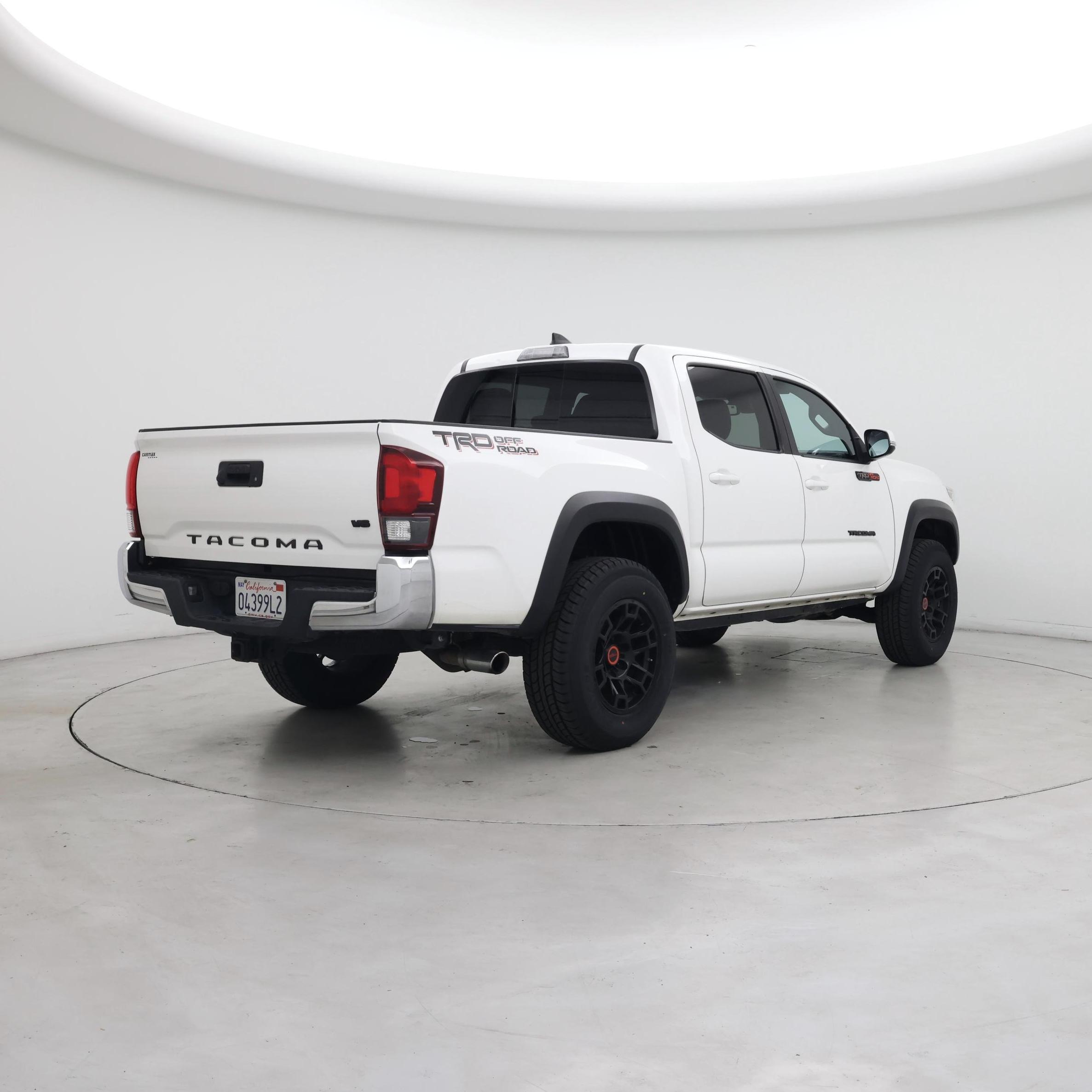 Thumbnail: 2018 Toyota Tacoma - 8