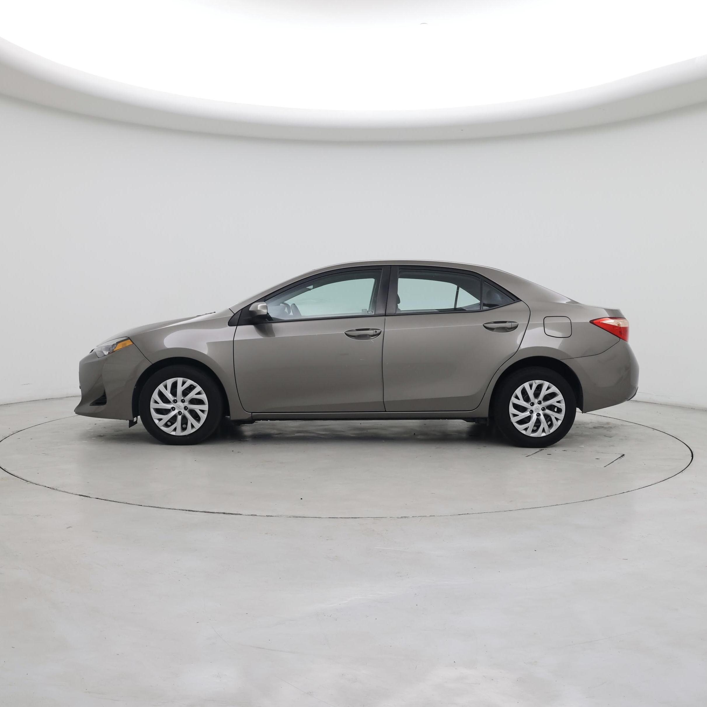 Thumbnail: 2018 Toyota Corolla - 3