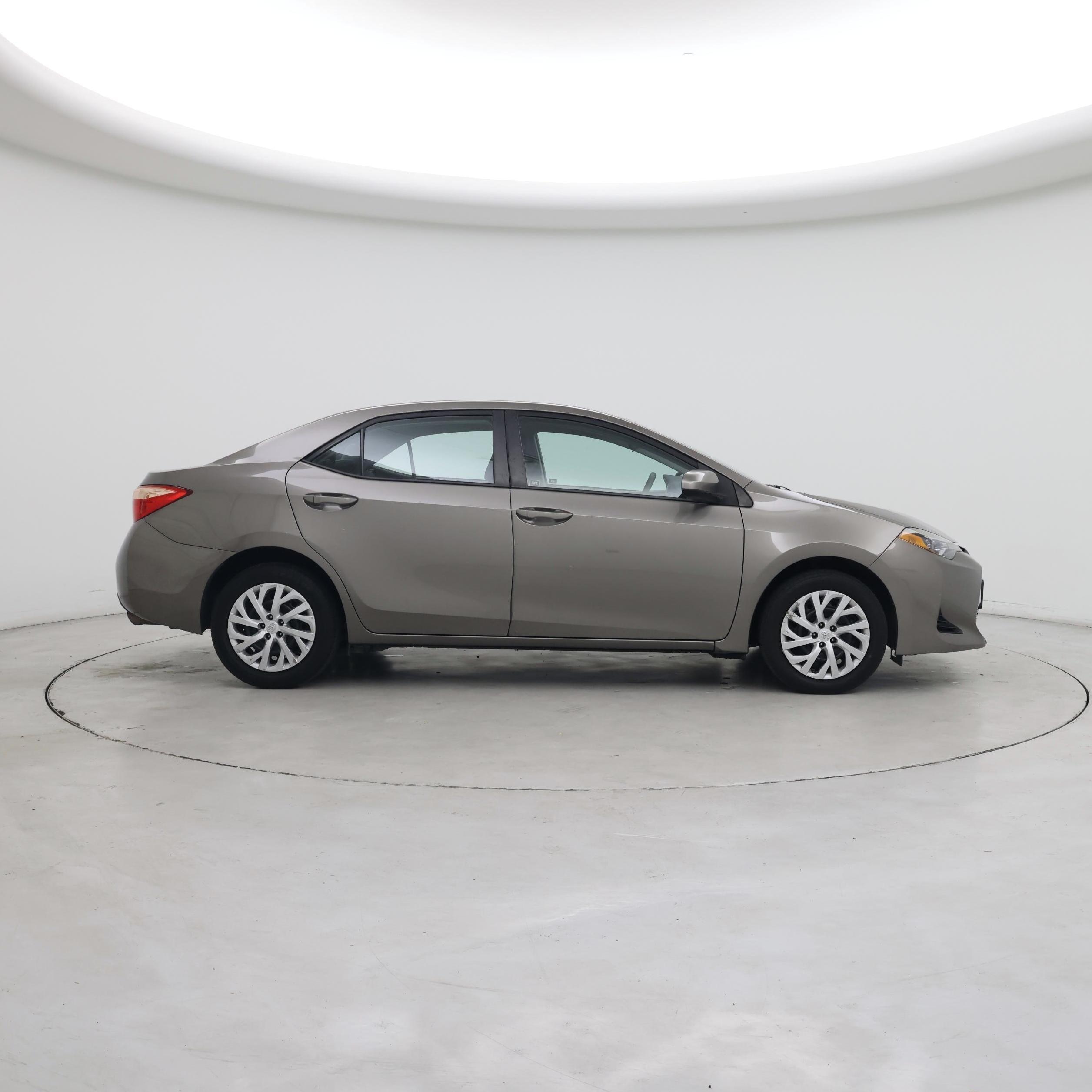 Thumbnail: 2018 Toyota Corolla - 7