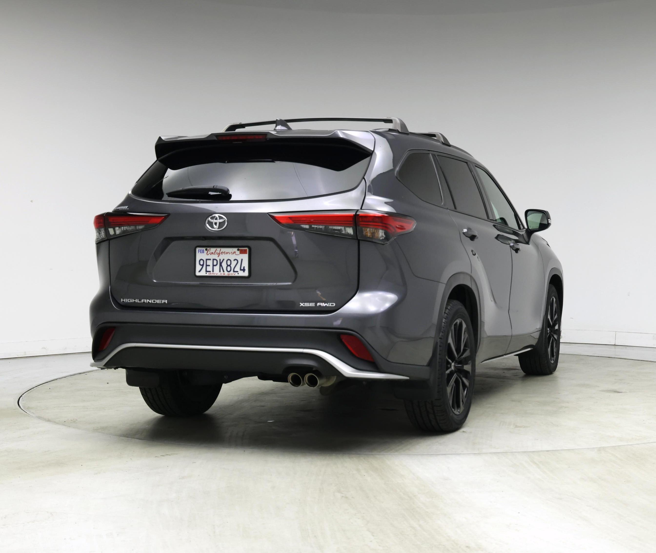 Thumbnail: 2023 Toyota Highlander - 8