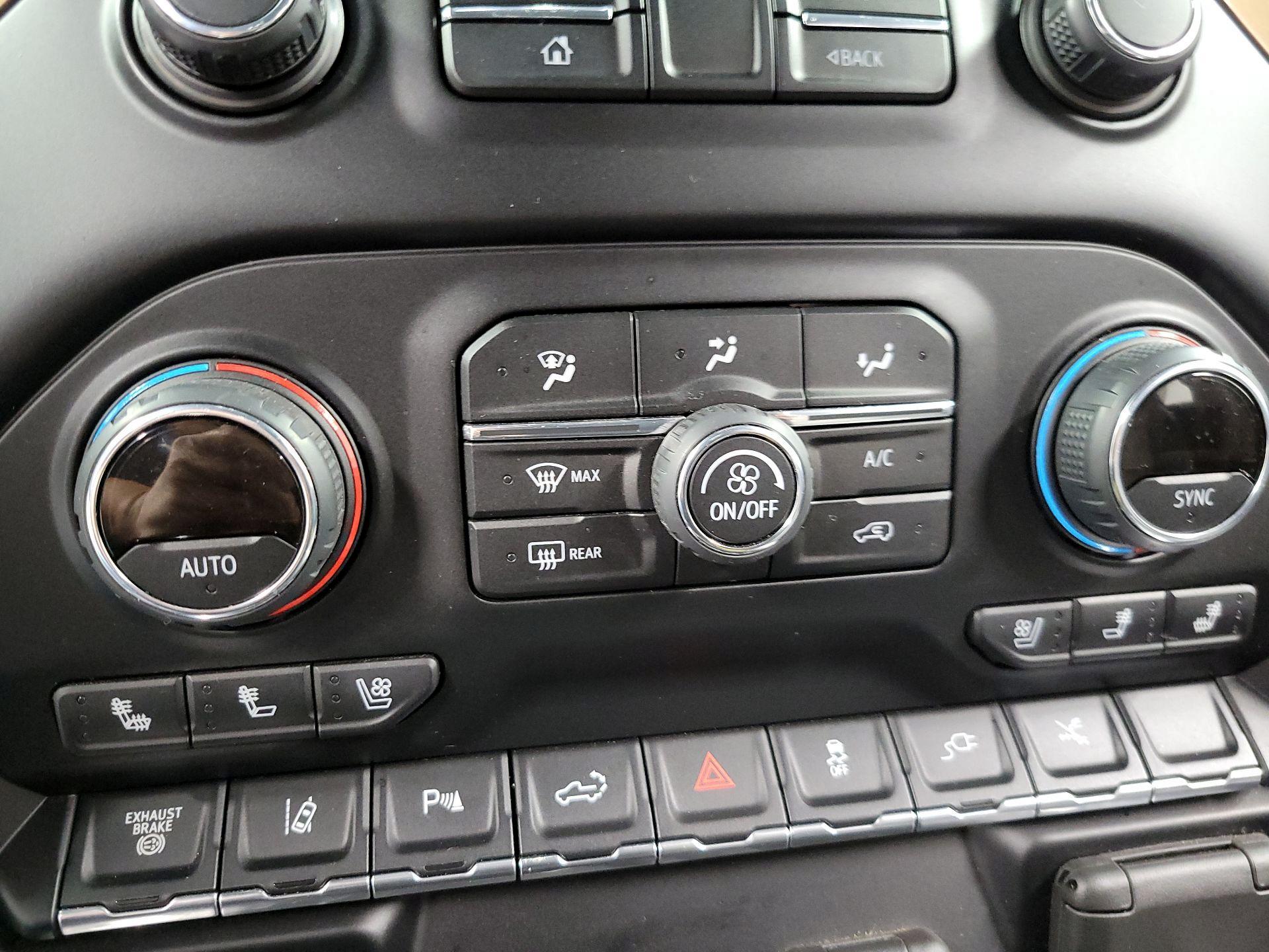 Thumbnail: 2021 Chevrolet Silverado 3500 - 16