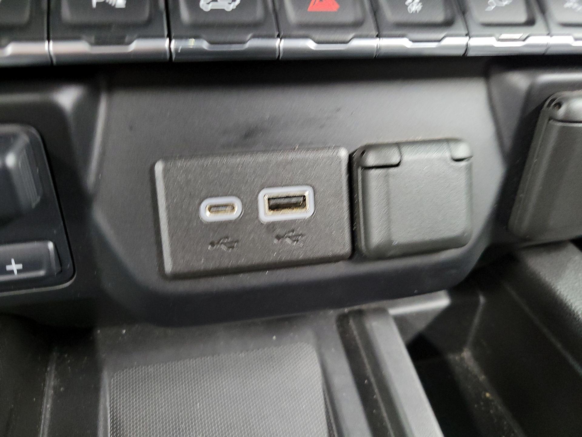 Thumbnail: 2021 Chevrolet Silverado 3500 - 18