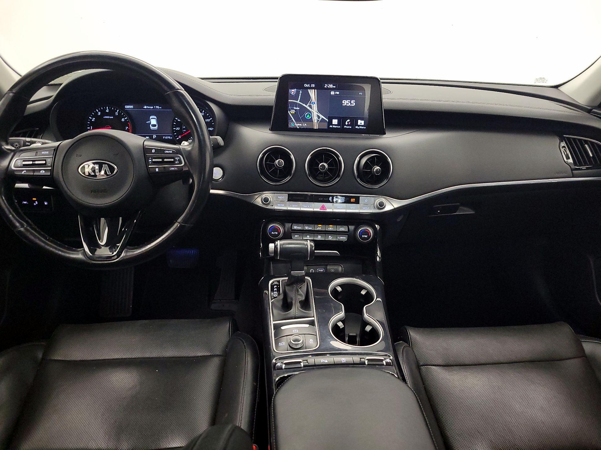 Thumbnail: 2018 Kia Stinger - 9