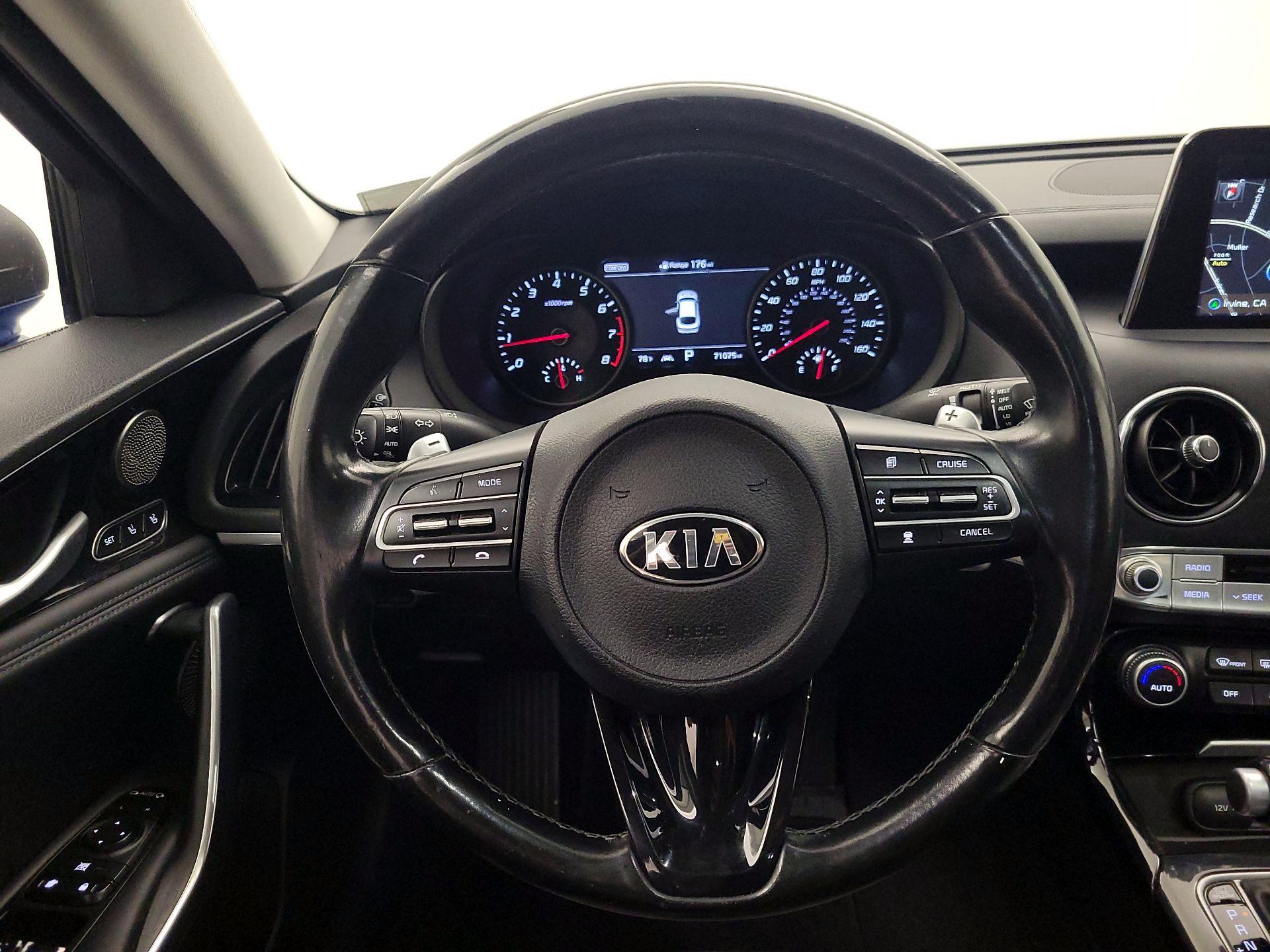 Thumbnail: 2018 Kia Stinger - 10