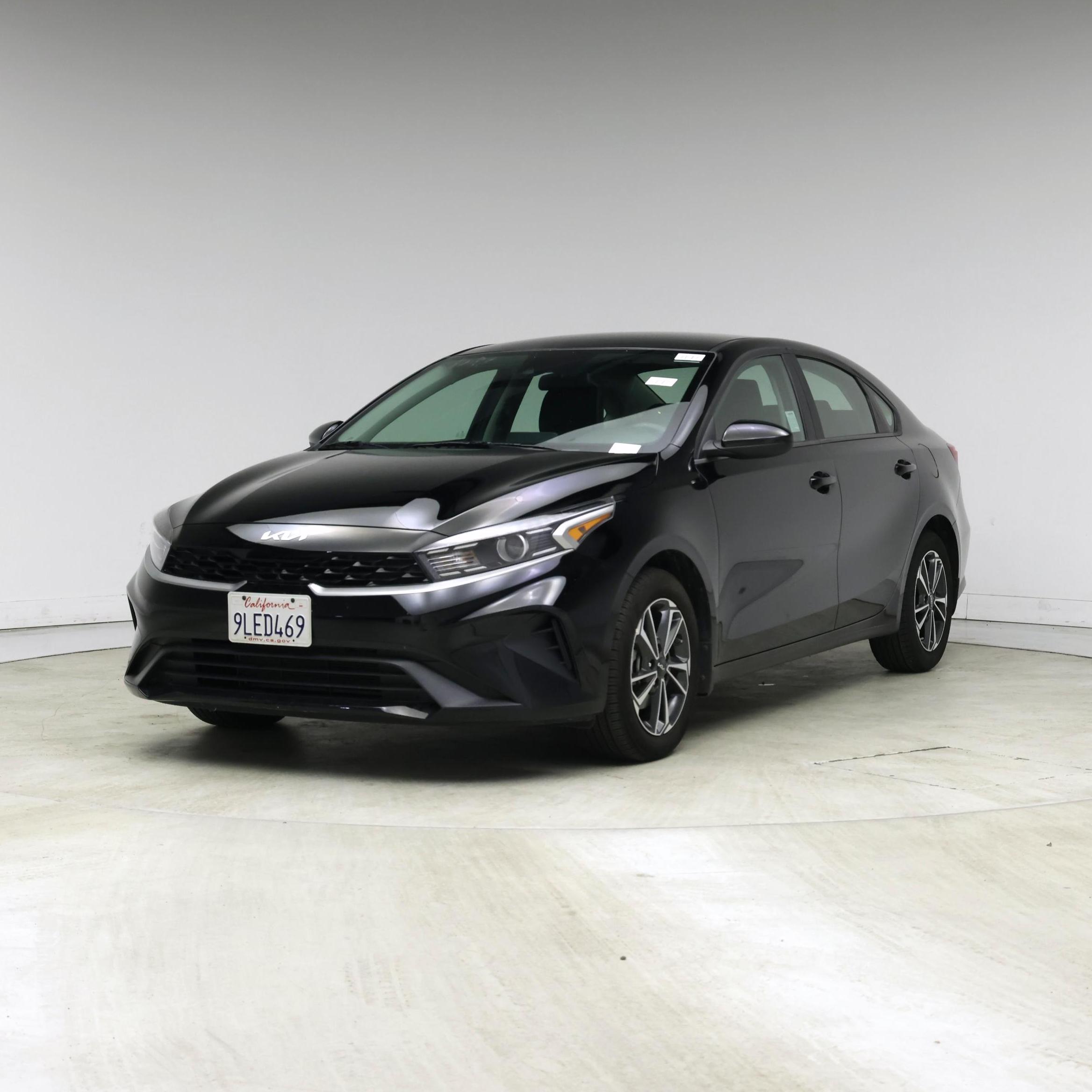 Thumbnail: 2024 Kia Forte - 4