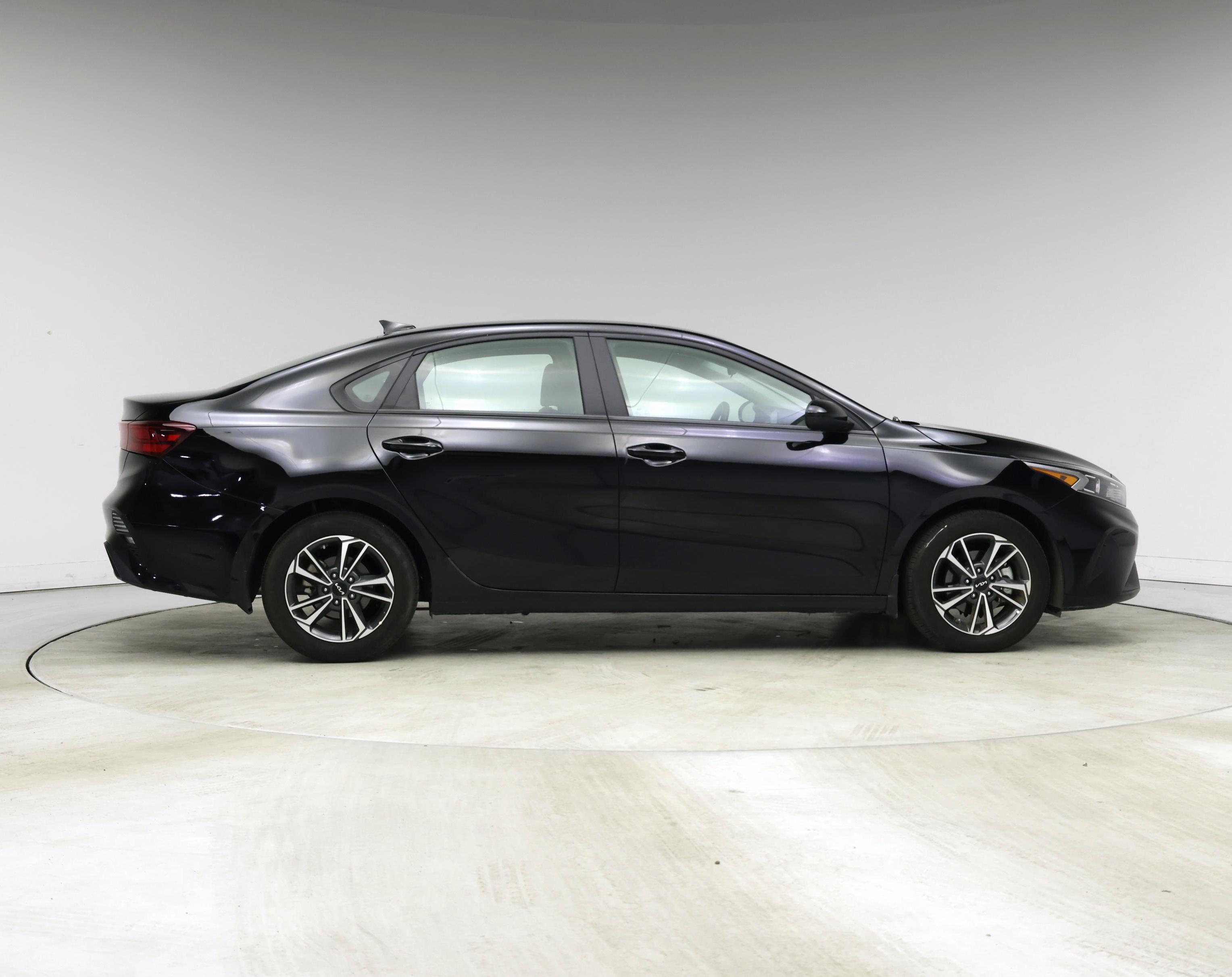 Thumbnail: 2024 Kia Forte - 7