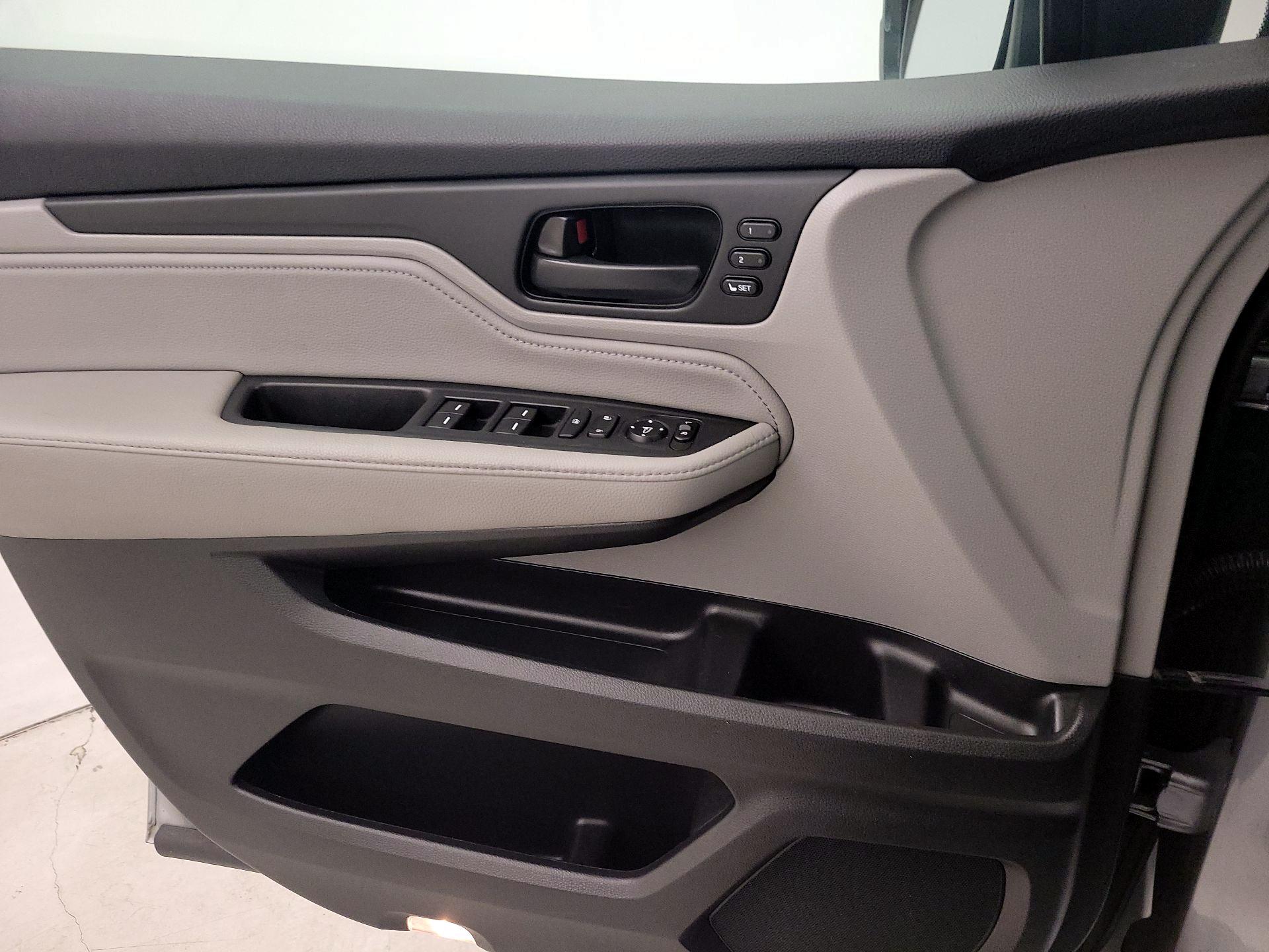 Thumbnail: 2020 Honda Odyssey - 12