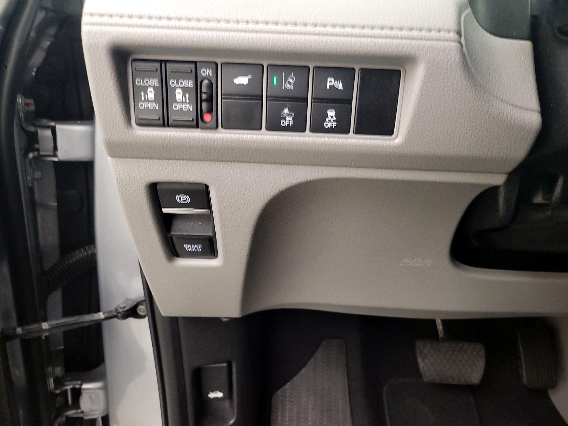 Thumbnail: 2020 Honda Odyssey - 13