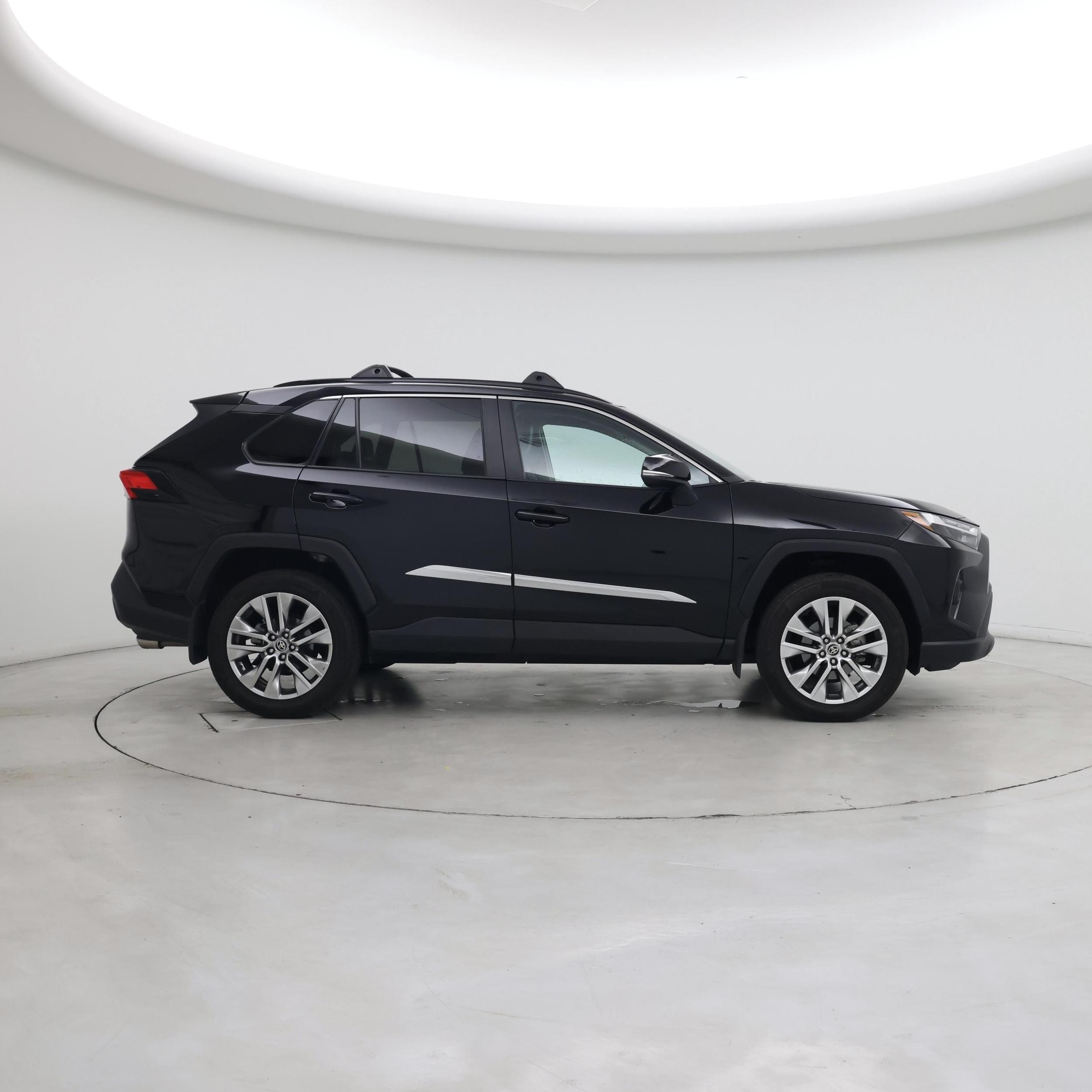 Thumbnail: 2022 Toyota RAV4 - 7