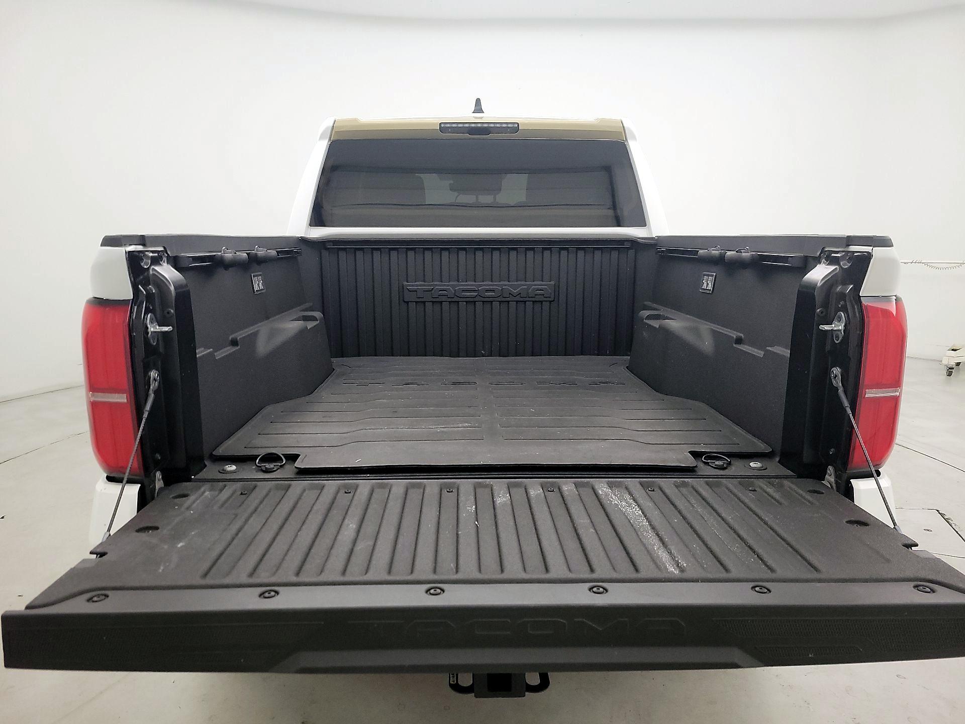 Thumbnail: 2024 Toyota Tacoma - 18