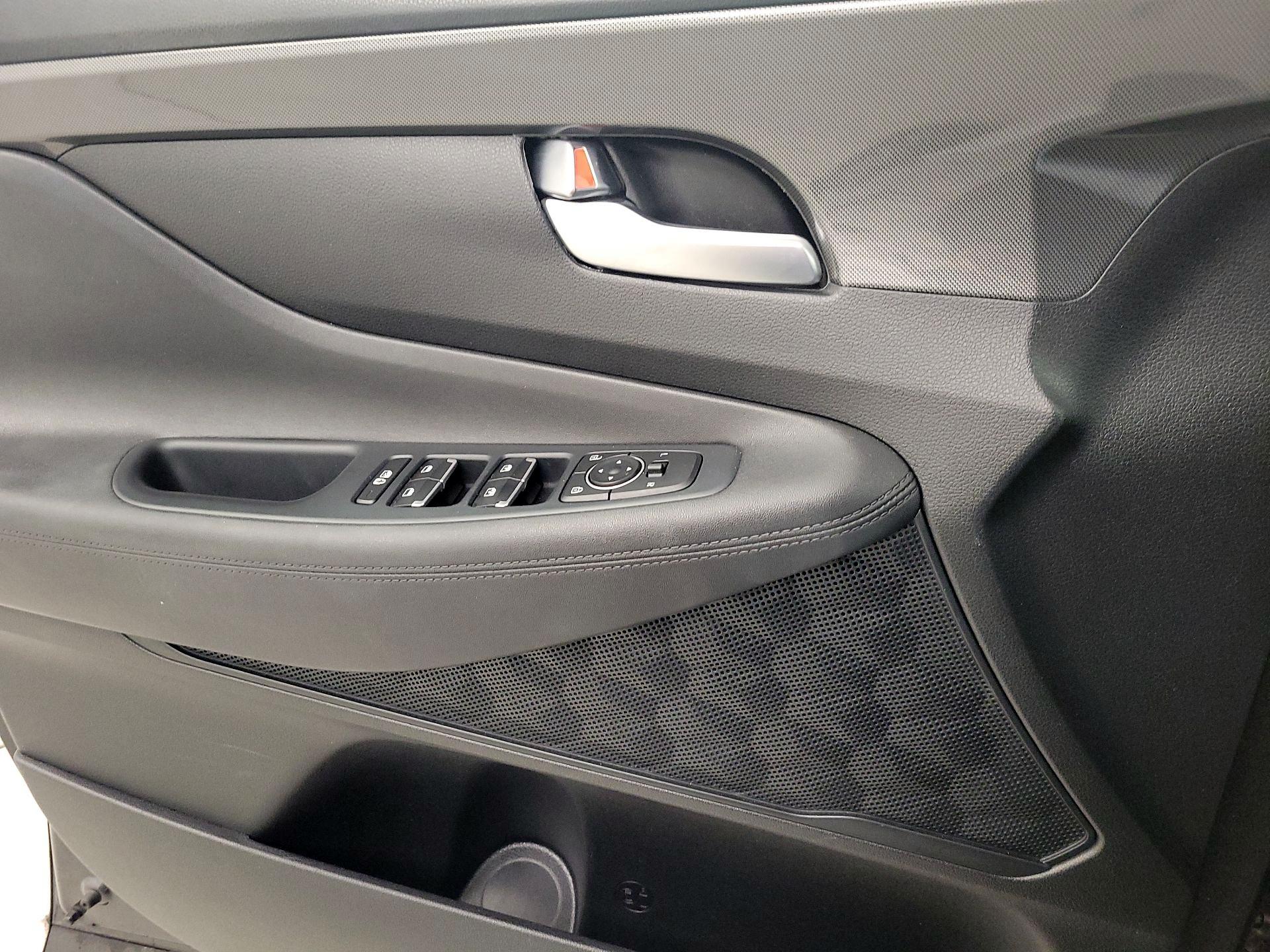 Thumbnail: 2022 Hyundai Santa Fe - 10