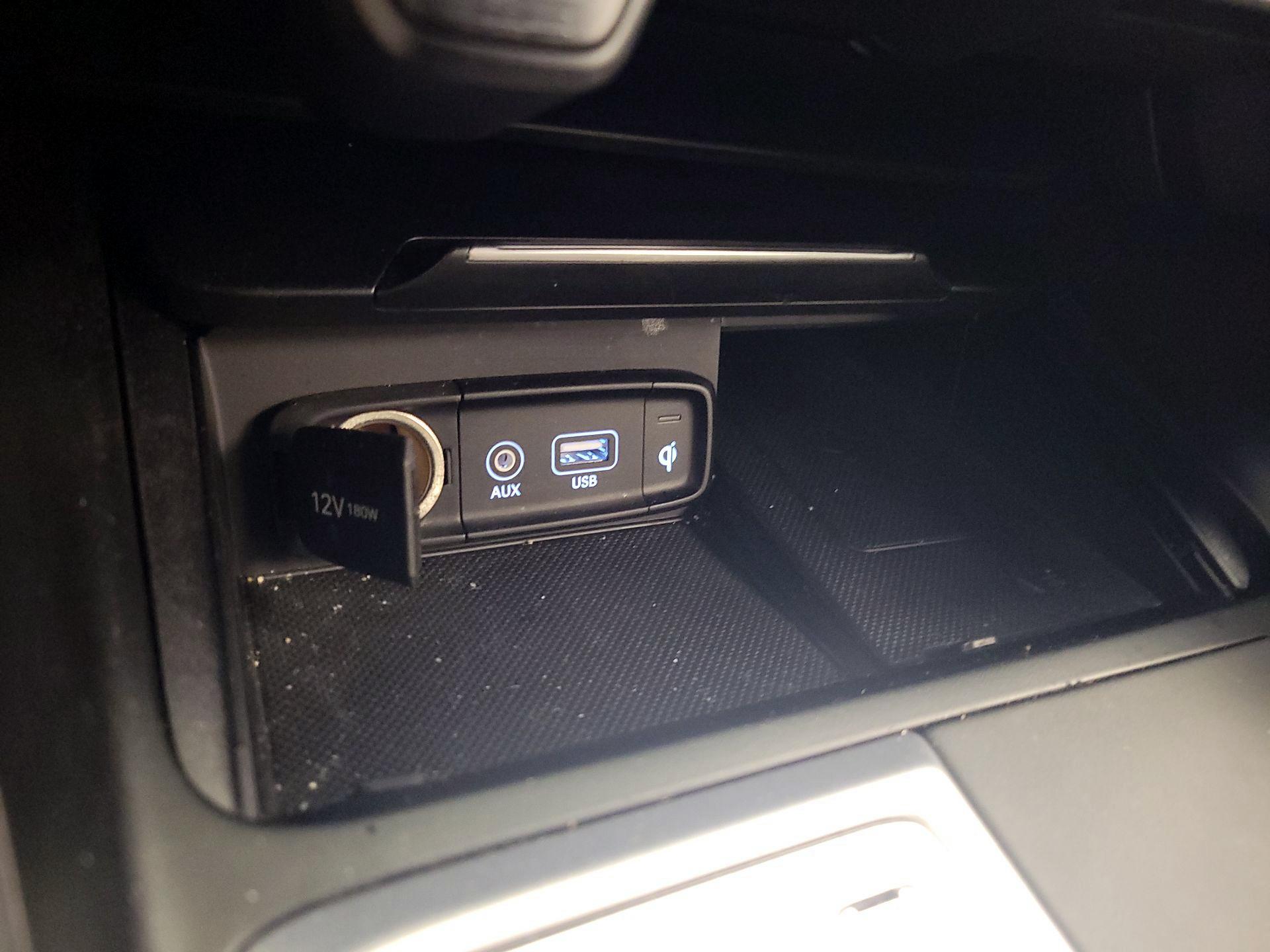 Thumbnail: 2019 Genesis G70 - 19