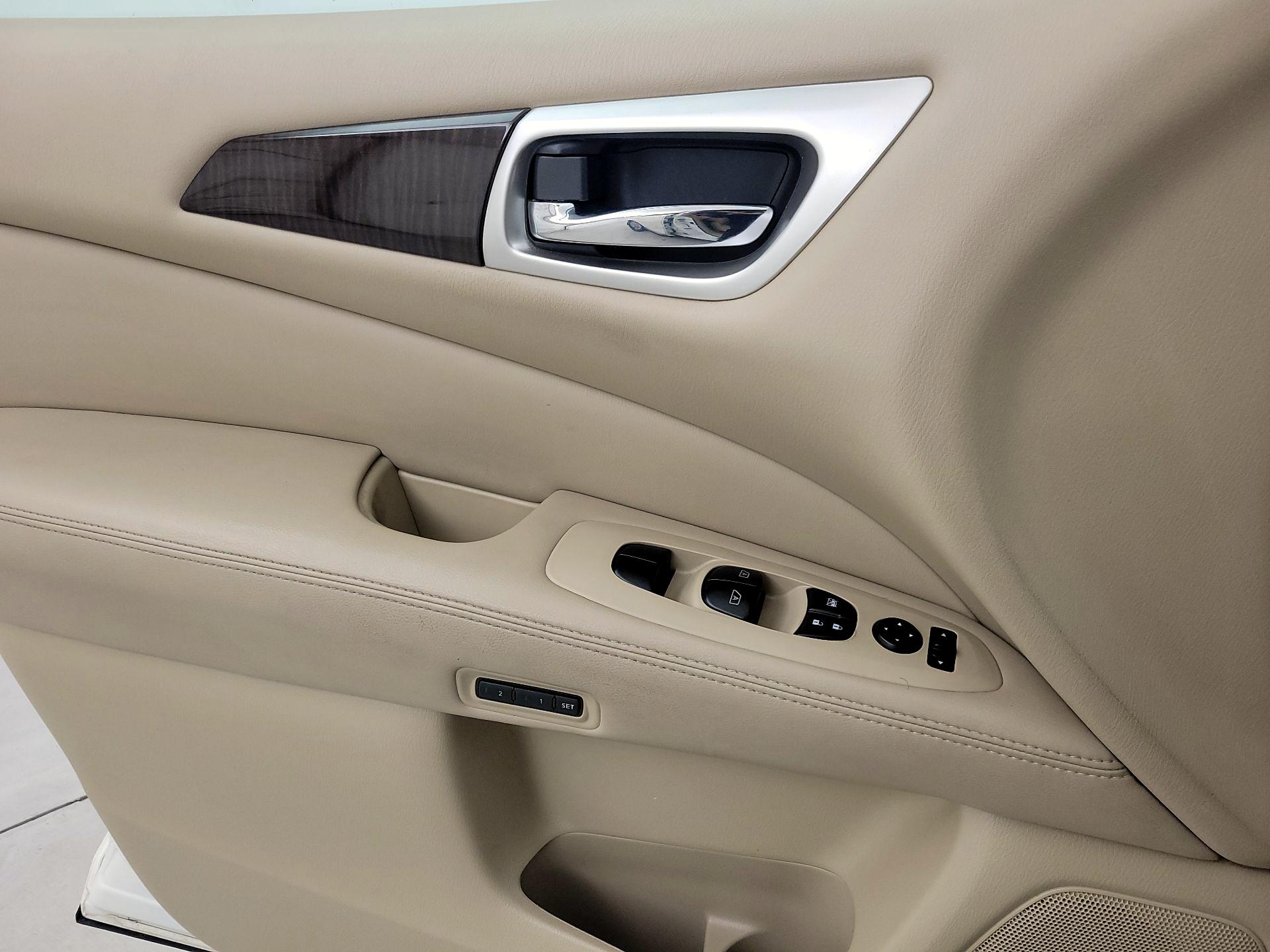 Thumbnail: 2014 Nissan Pathfinder - 12