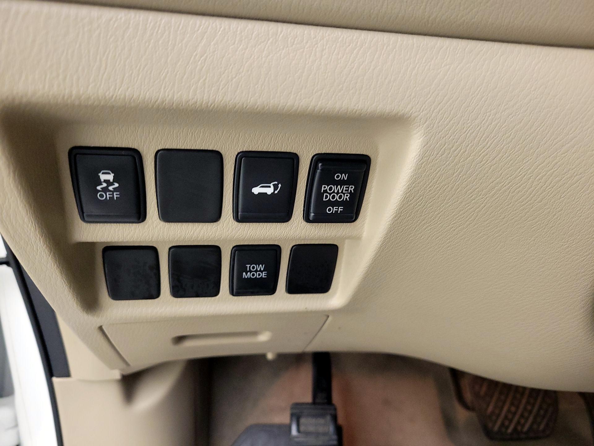 Thumbnail: 2014 Nissan Pathfinder - 13