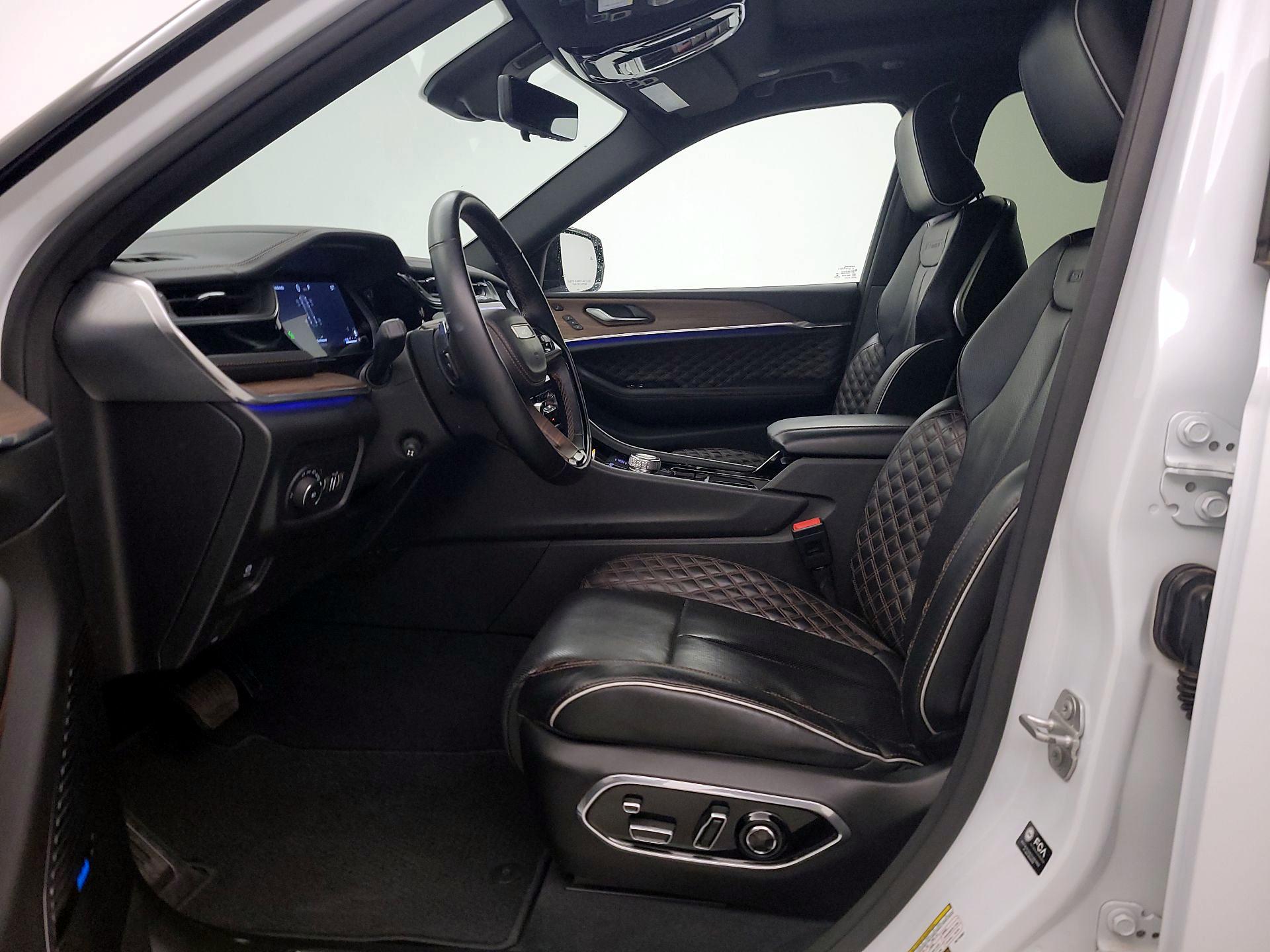 Thumbnail: 2023 Jeep Grand Cherokee - 11