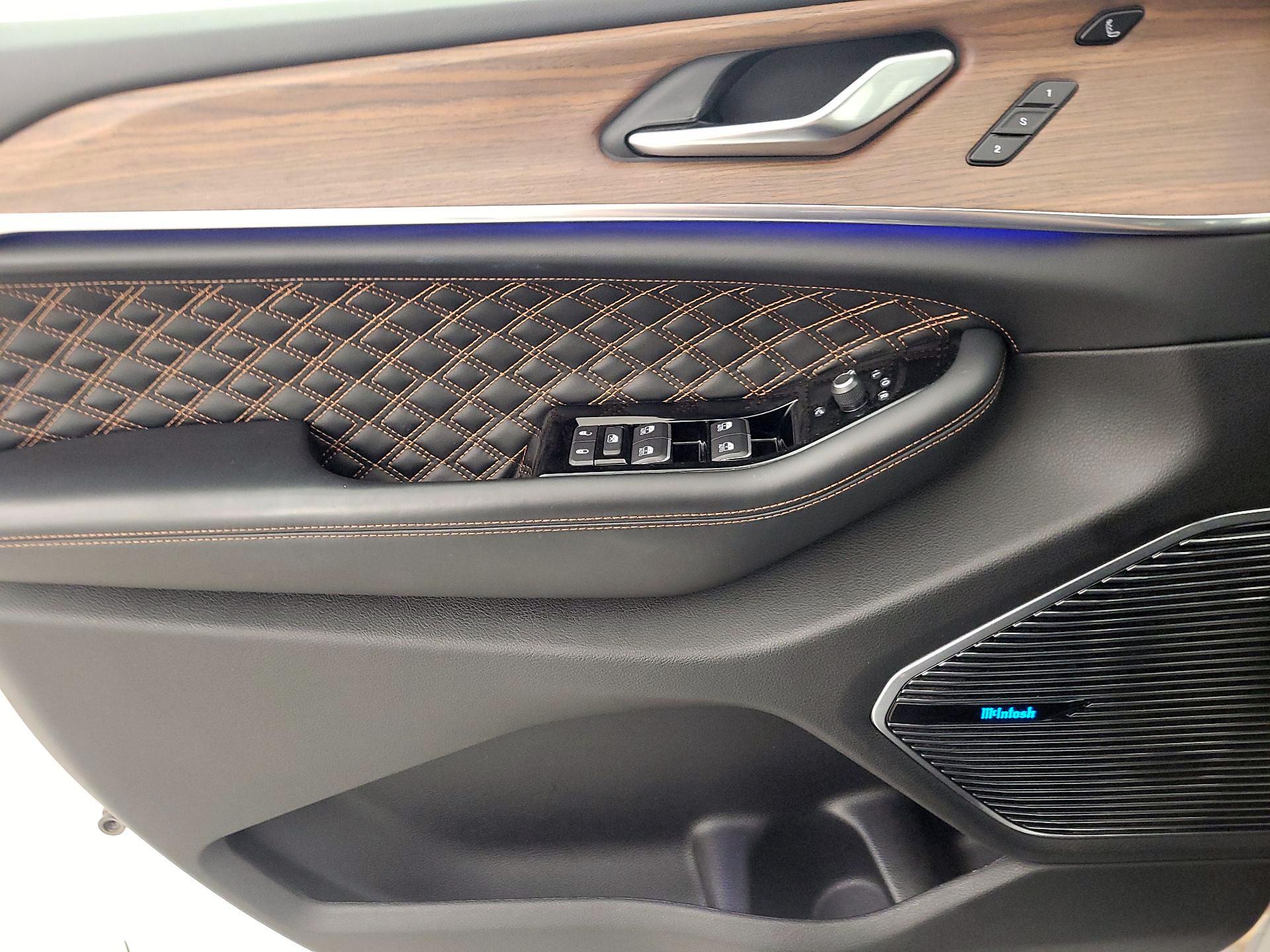 Thumbnail: 2023 Jeep Grand Cherokee - 12