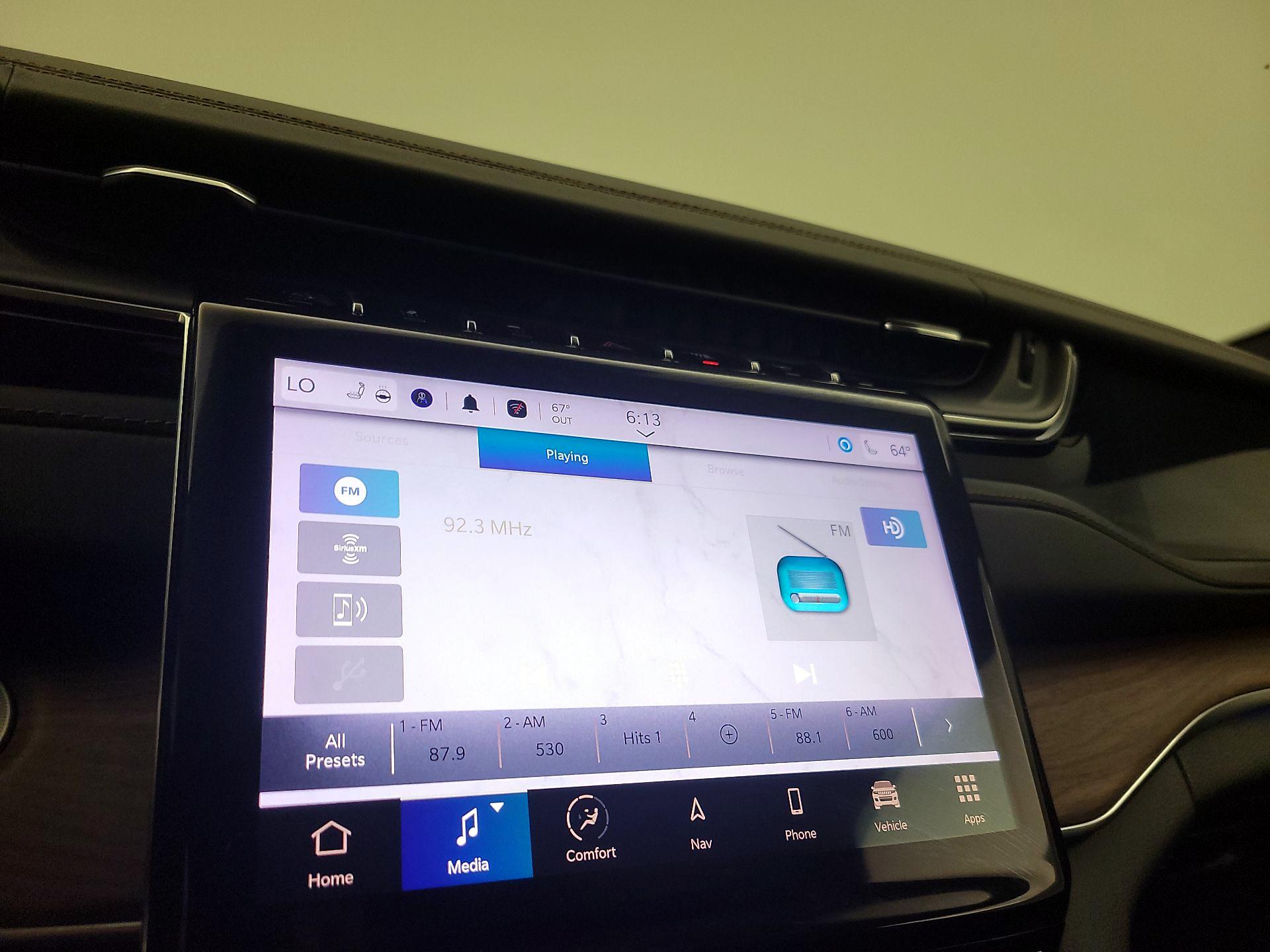 Thumbnail: 2023 Jeep Grand Cherokee - 15