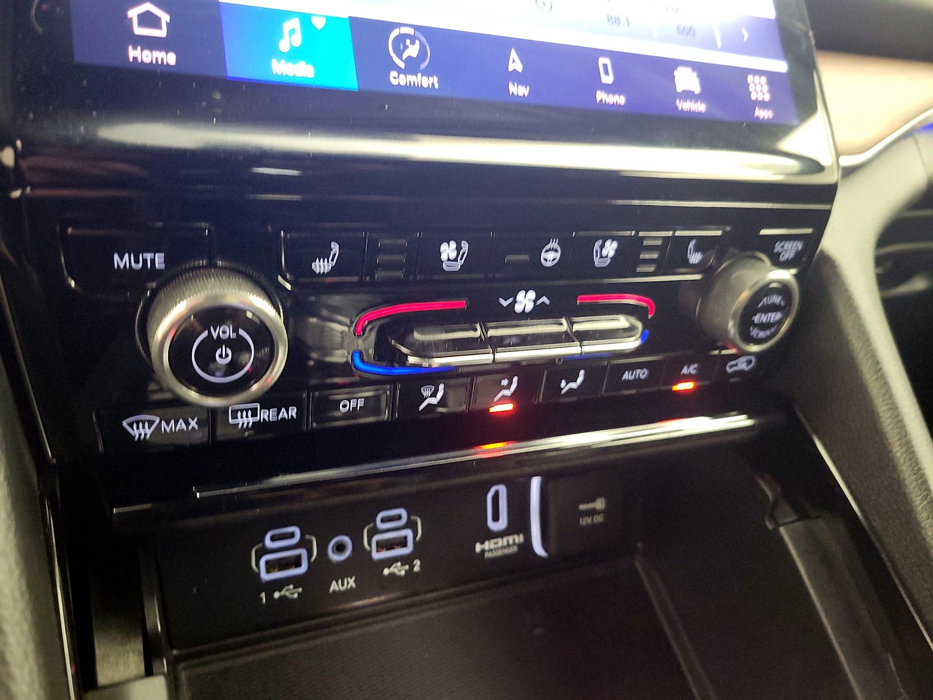 Thumbnail: 2023 Jeep Grand Cherokee - 16