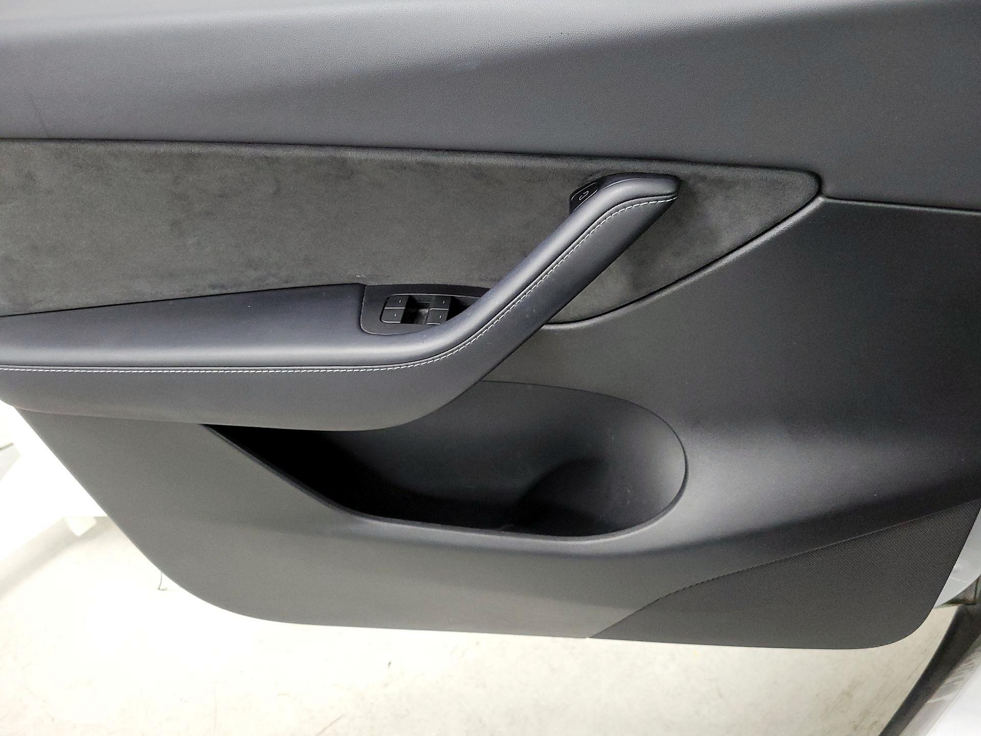 Thumbnail: 2022 Tesla Model Y - 12