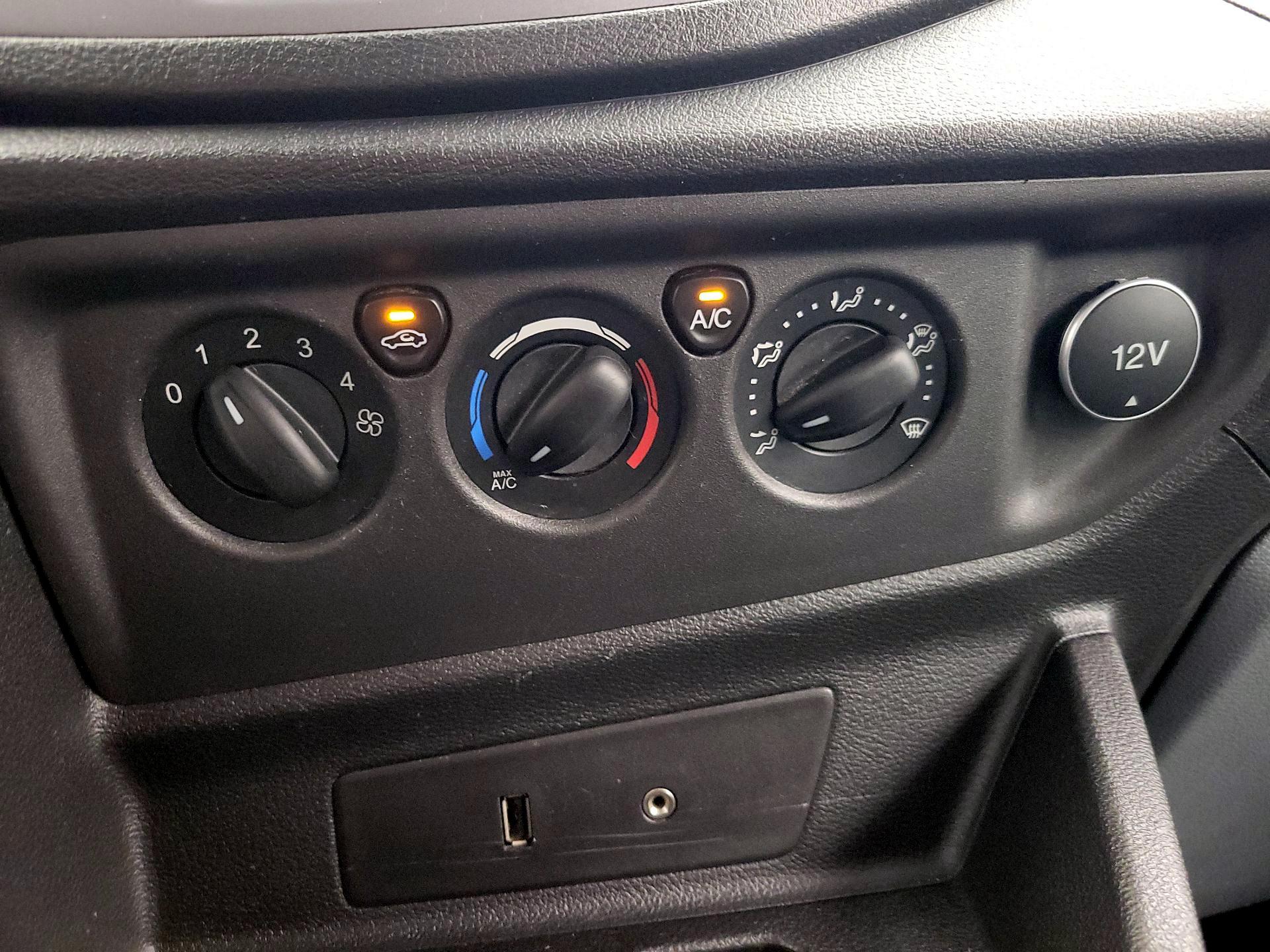 Thumbnail: 2016 Ford Transit Series - 15