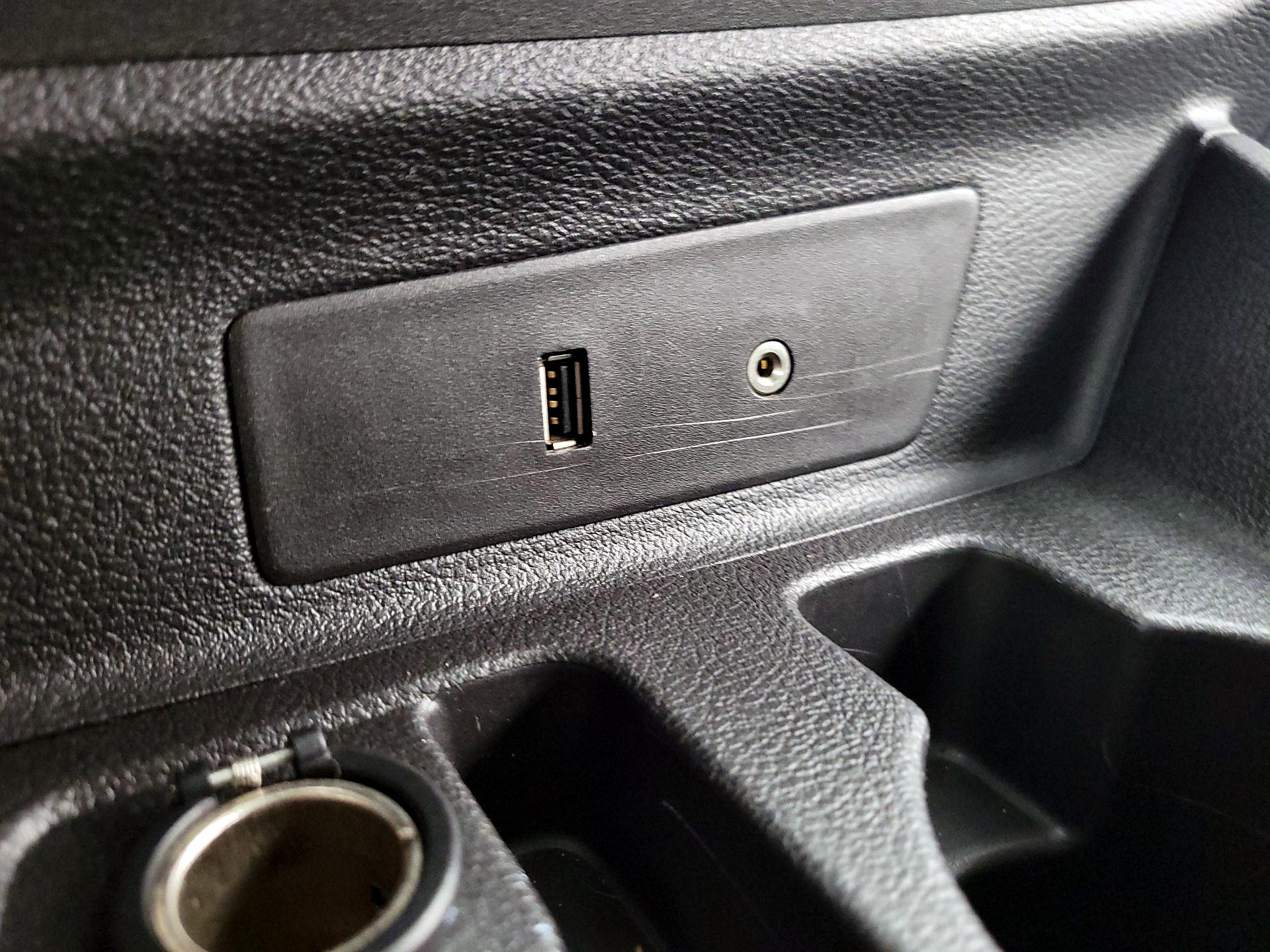 Thumbnail: 2016 Ford Transit Series - 17