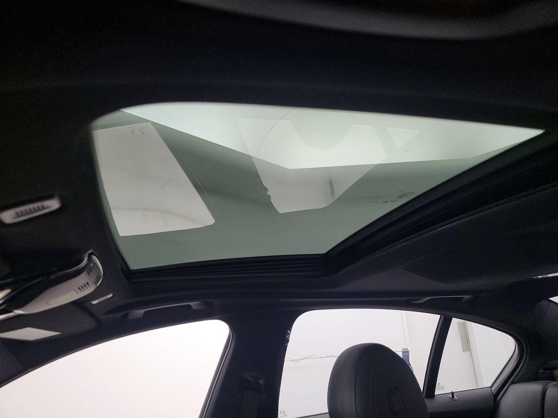 Thumbnail: 2018 BMW 5 Series - 20