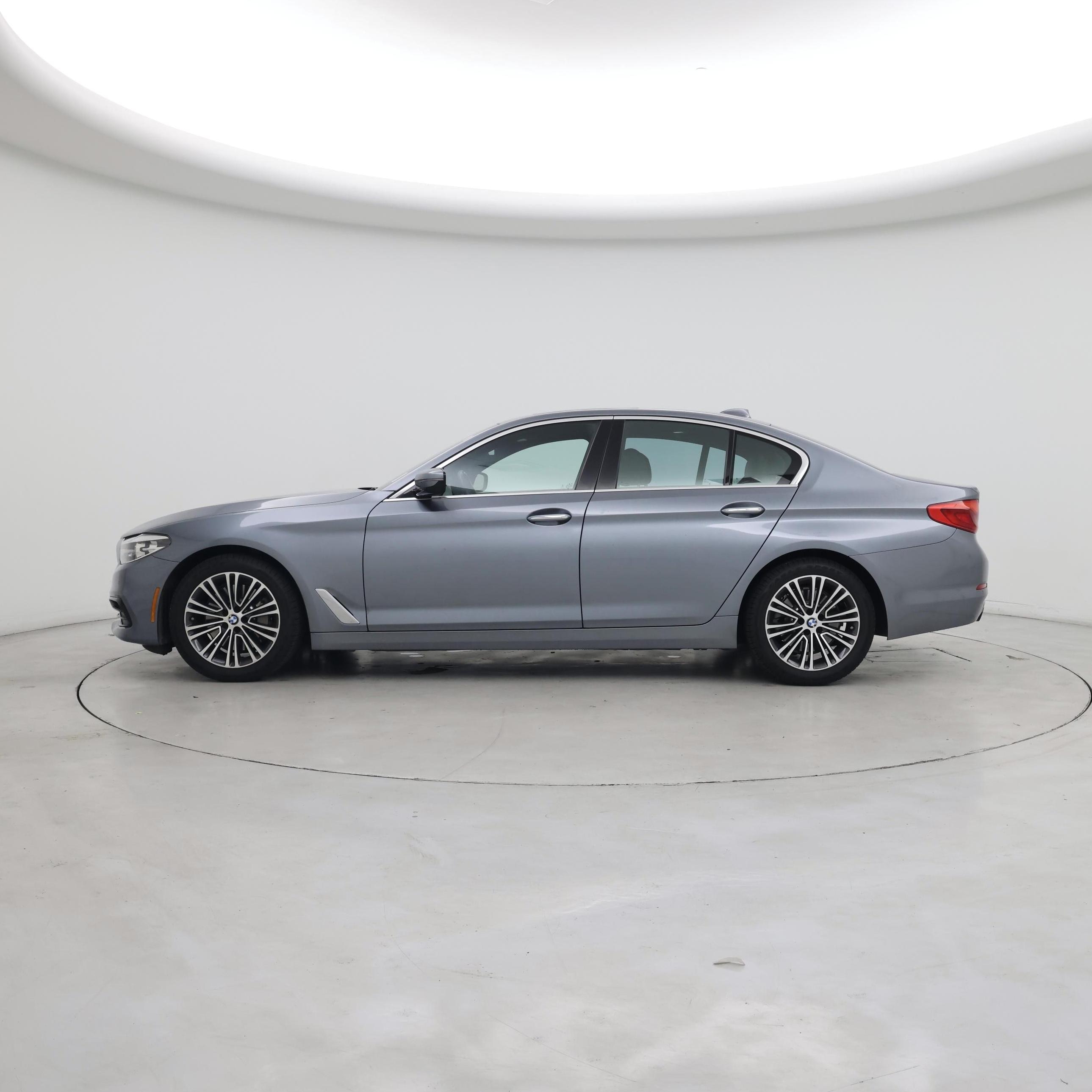 Thumbnail: 2018 BMW 5 Series - 3