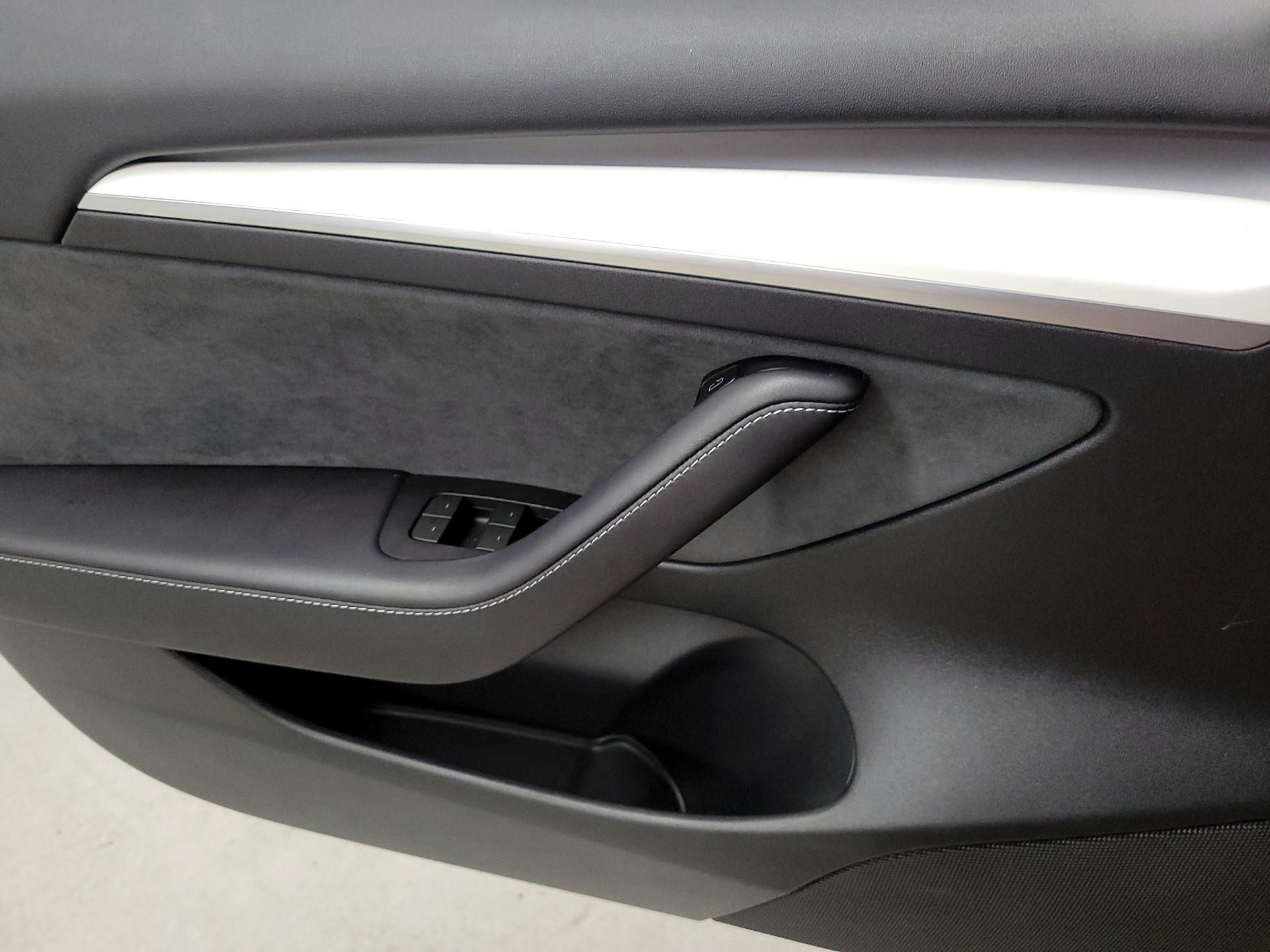 Thumbnail: 2023 Tesla Model 3 - 12