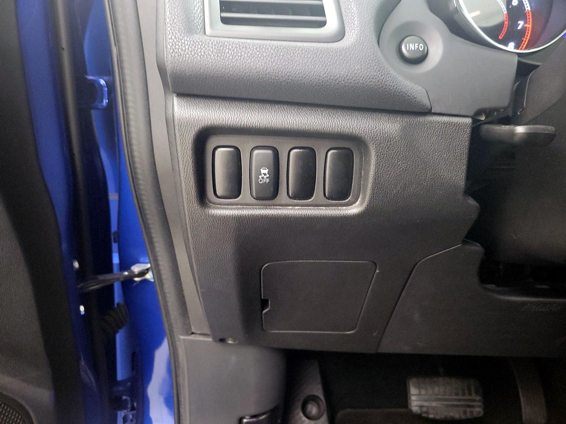 Thumbnail: 2016 Mitsubishi Outlander Sport - 13