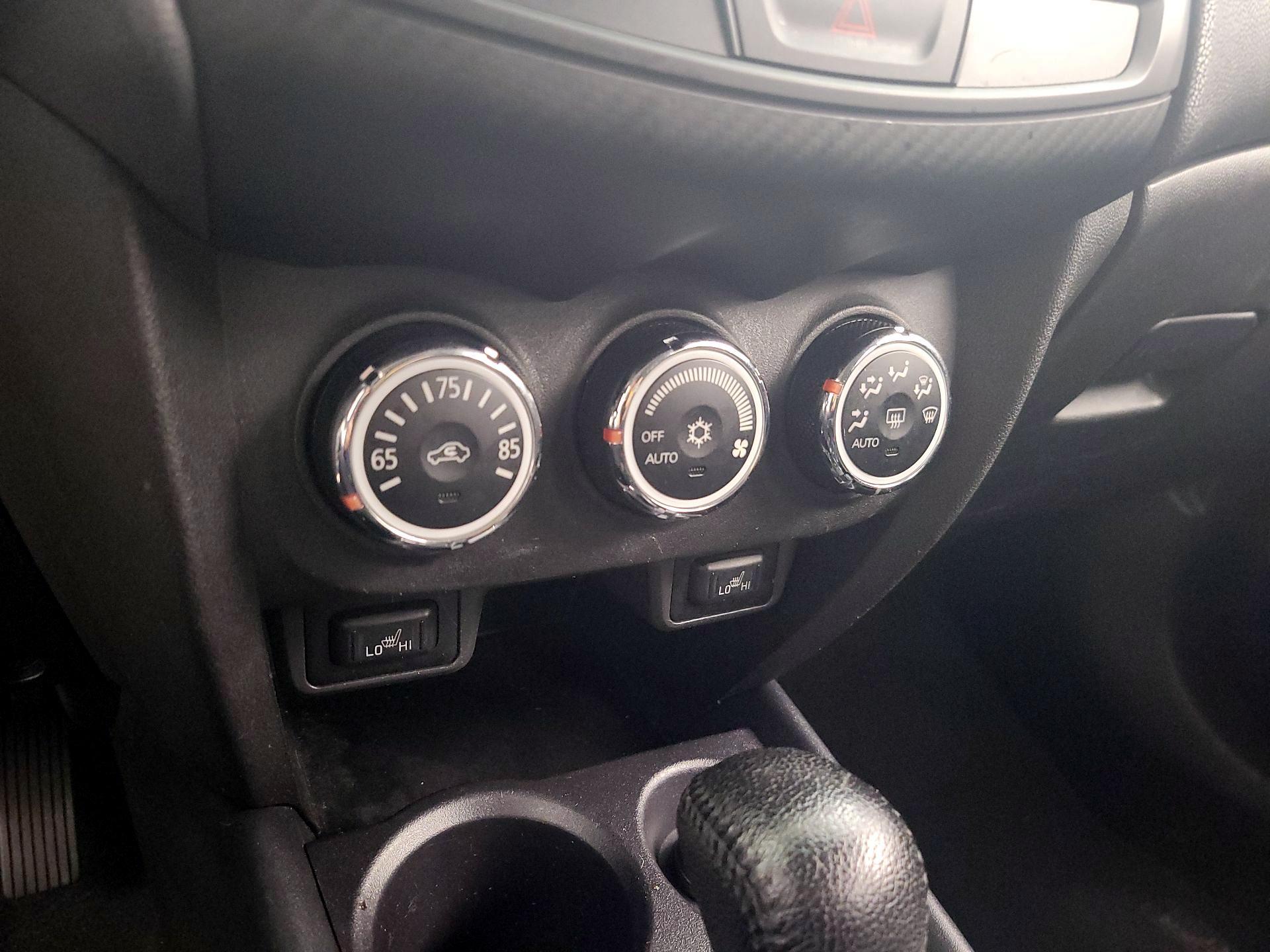 Thumbnail: 2016 Mitsubishi Outlander Sport - 16