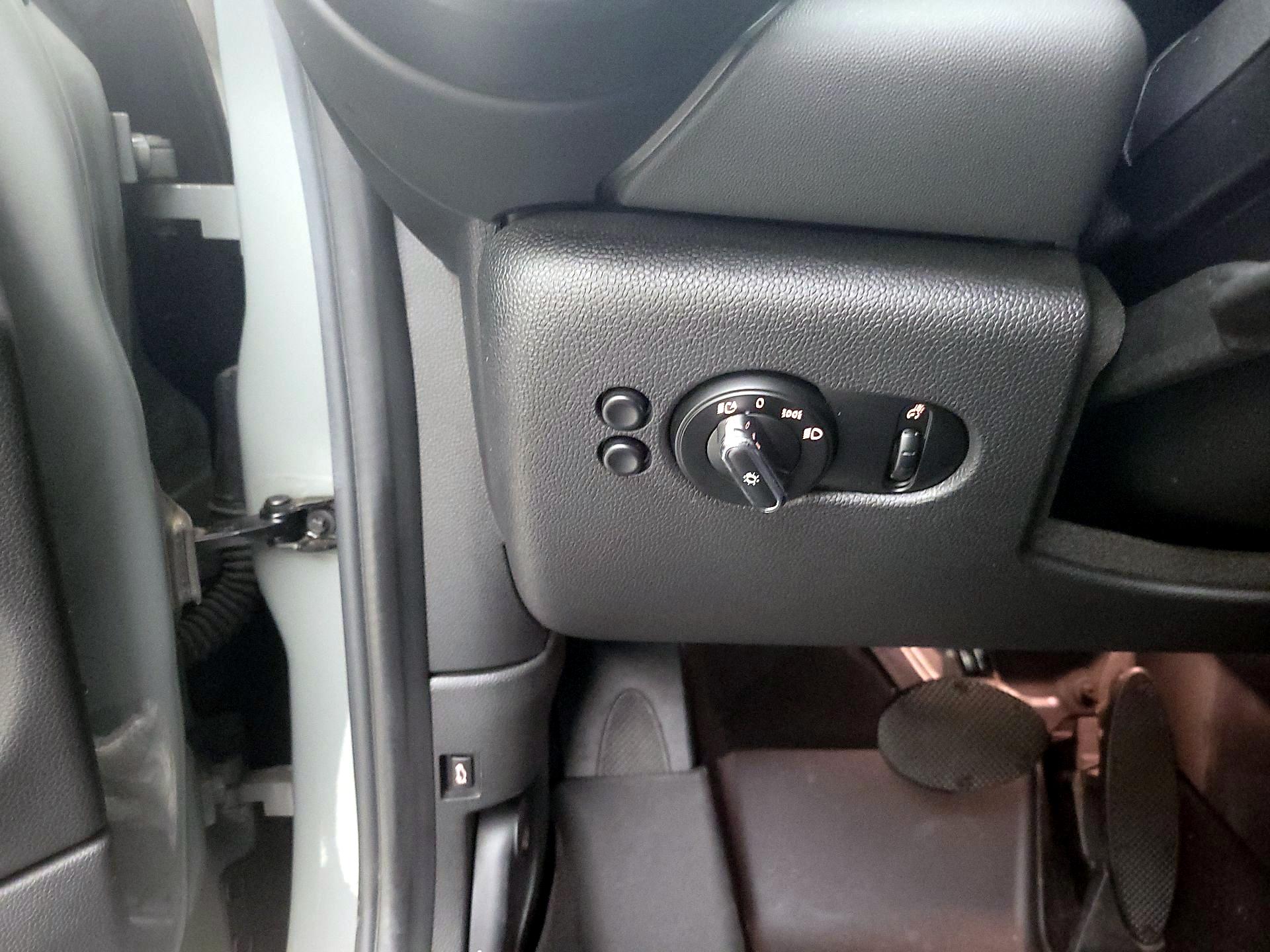 Thumbnail: 2019 MINI Cooper Hardtop - 13