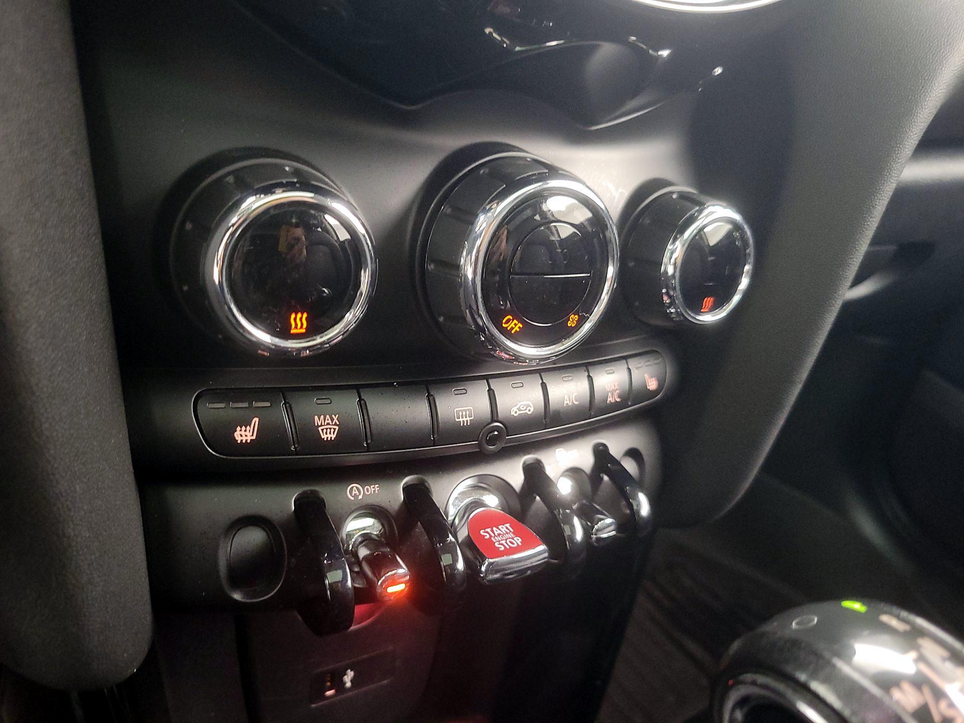 Thumbnail: 2019 MINI Cooper Hardtop - 16