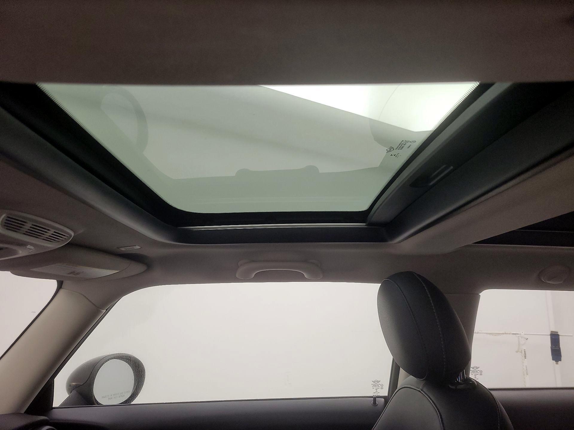 Thumbnail: 2019 MINI Cooper Hardtop - 19