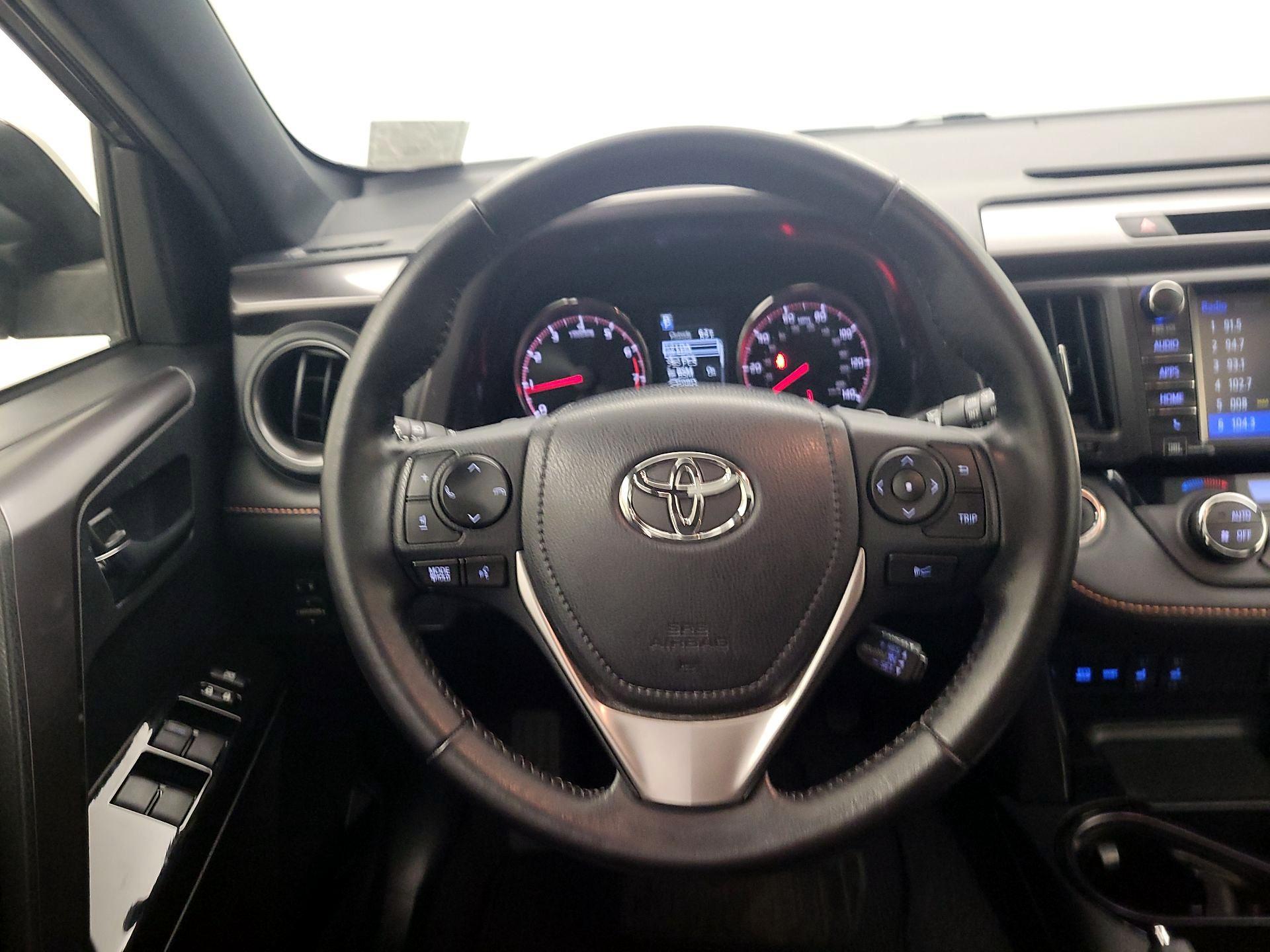 Thumbnail: 2017 Toyota RAV4 - 10