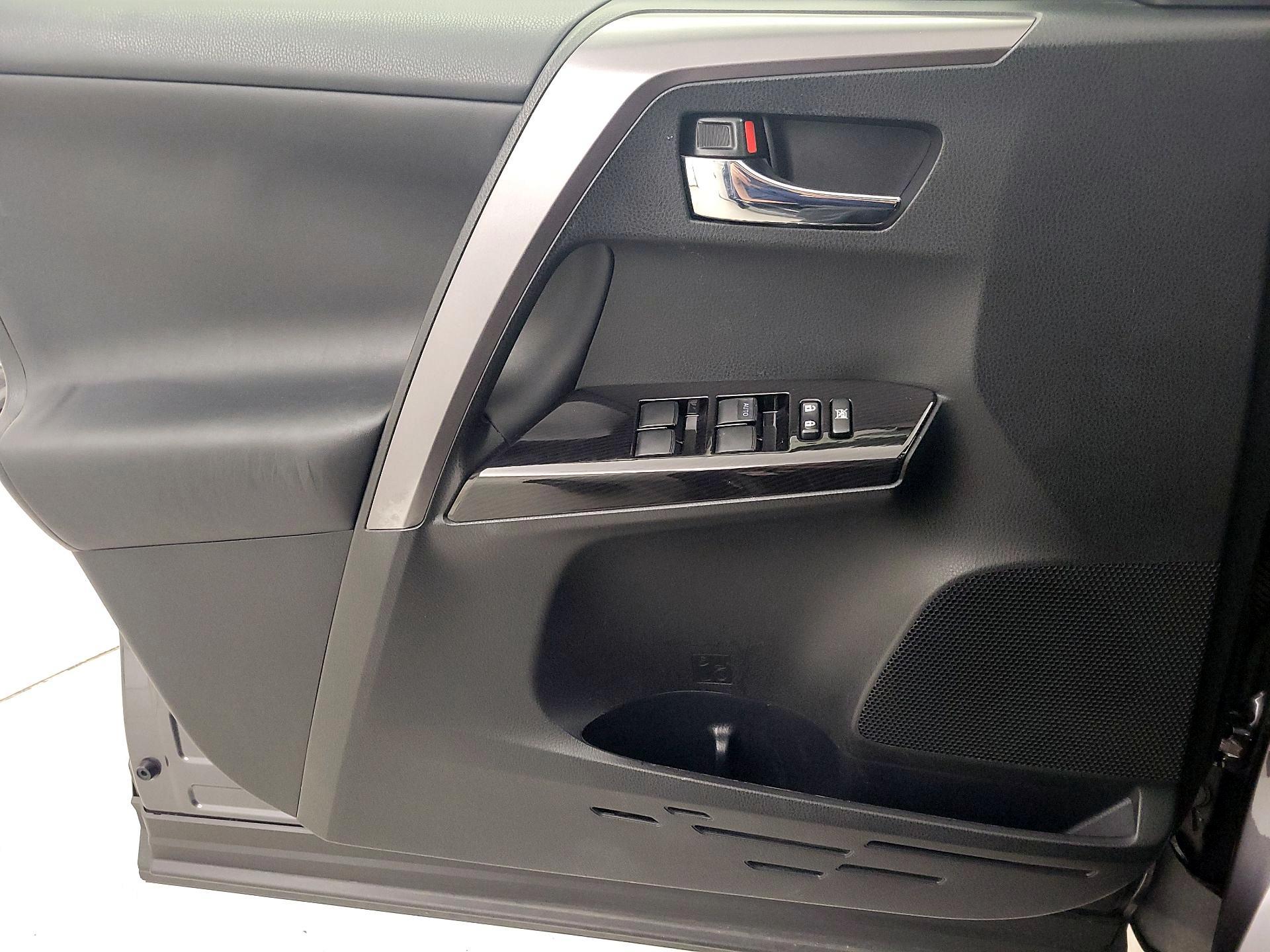 Thumbnail: 2017 Toyota RAV4 - 12