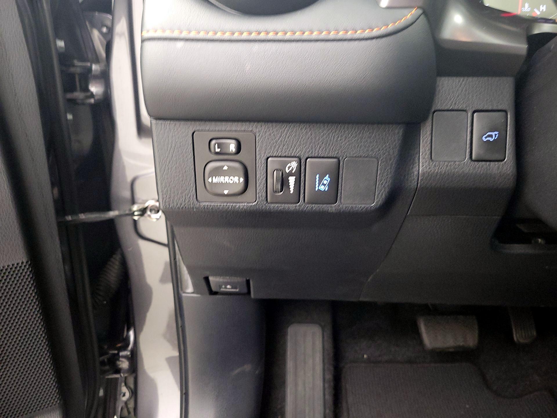 Thumbnail: 2017 Toyota RAV4 - 13