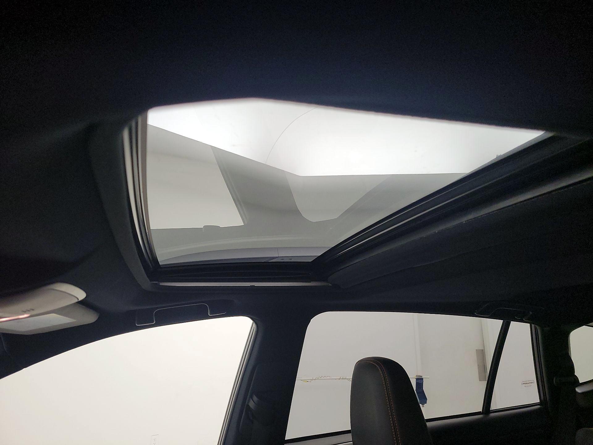 Thumbnail: 2017 Toyota RAV4 - 19